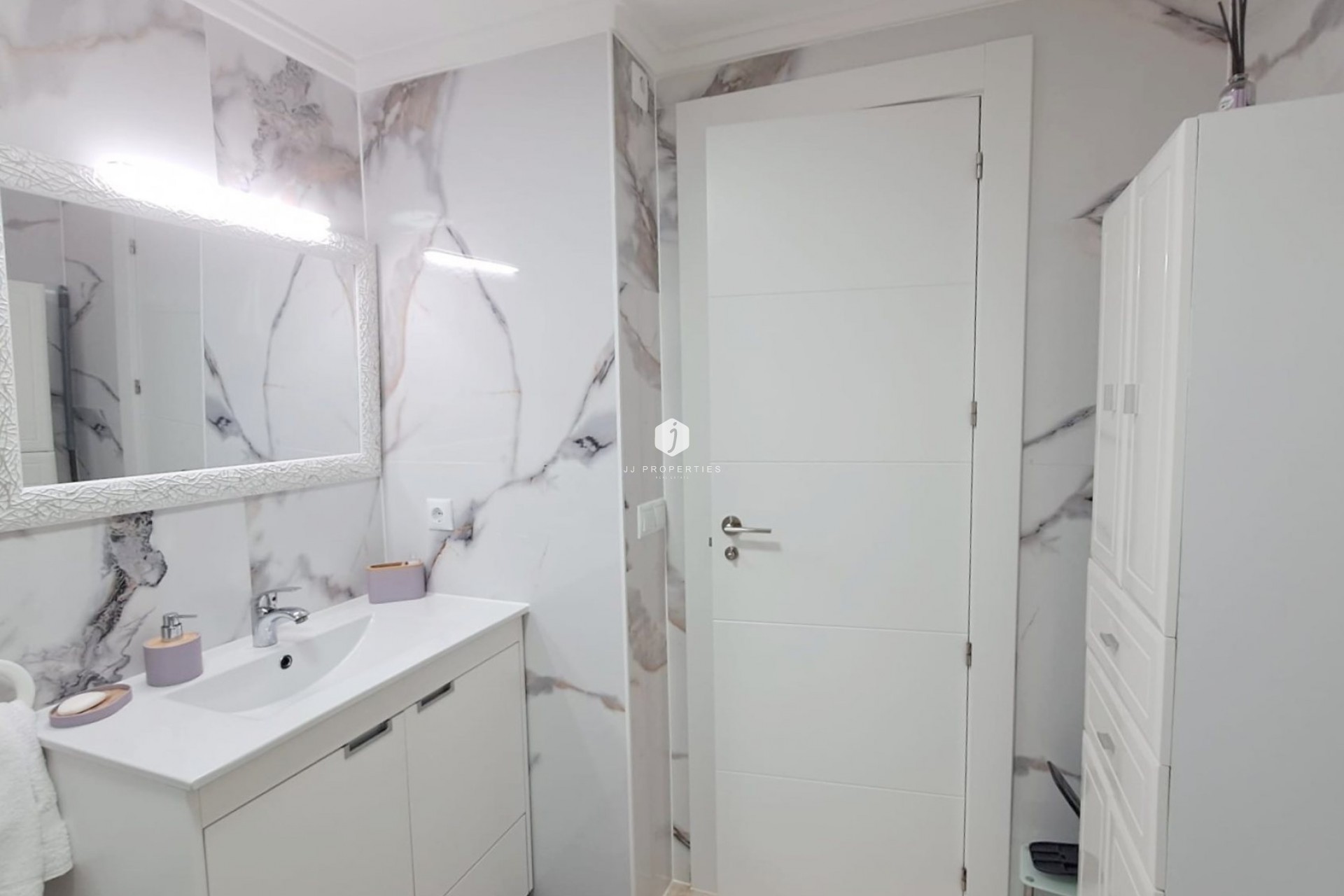 Resale - Apartment / flat -
Torrevieja - Costa Blanca