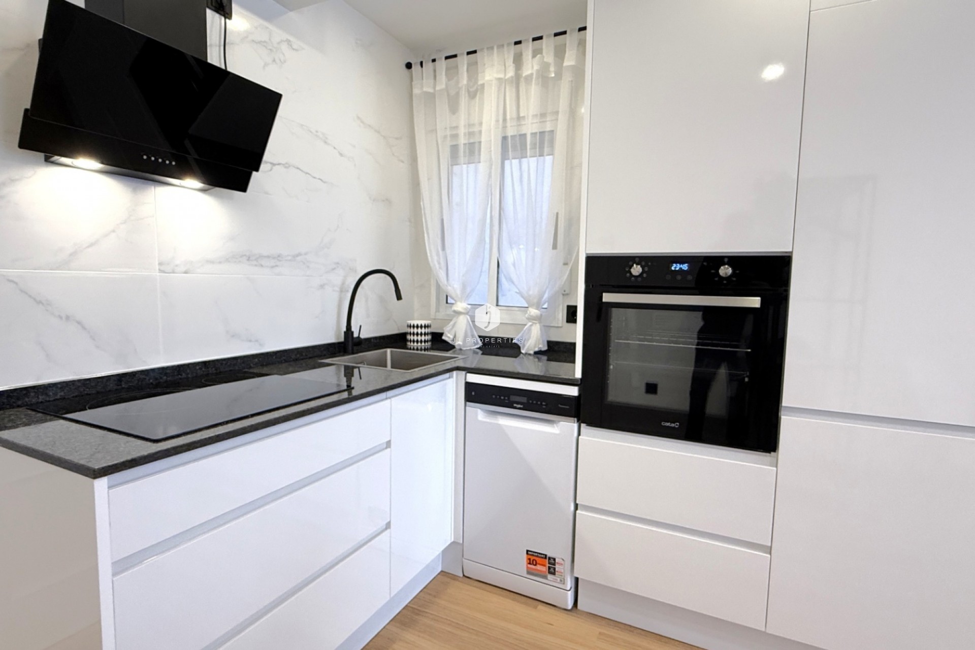 Resale - Apartment / flat -
Torrevieja - Costa Blanca