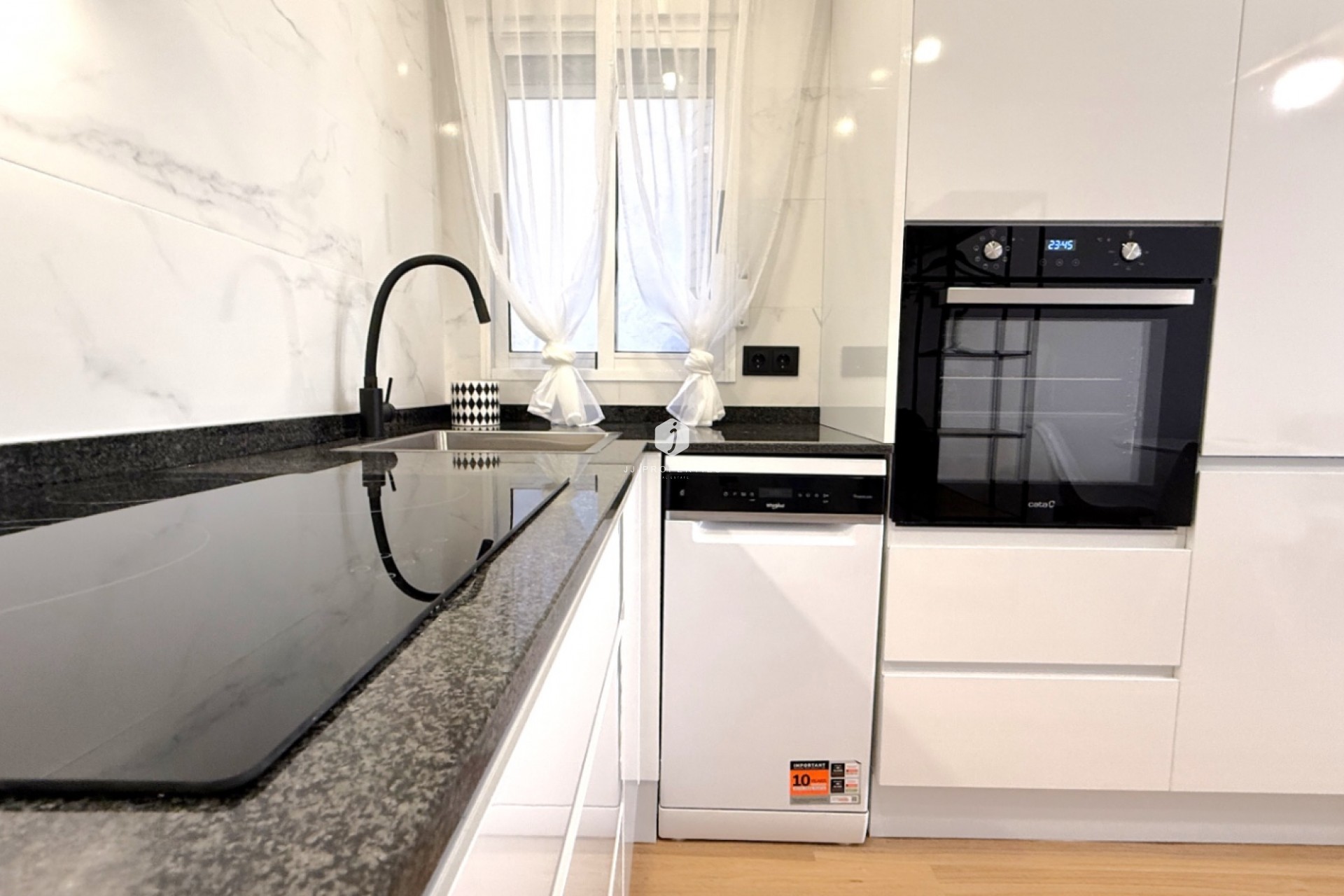 Resale - Apartment / flat -
Torrevieja - Costa Blanca