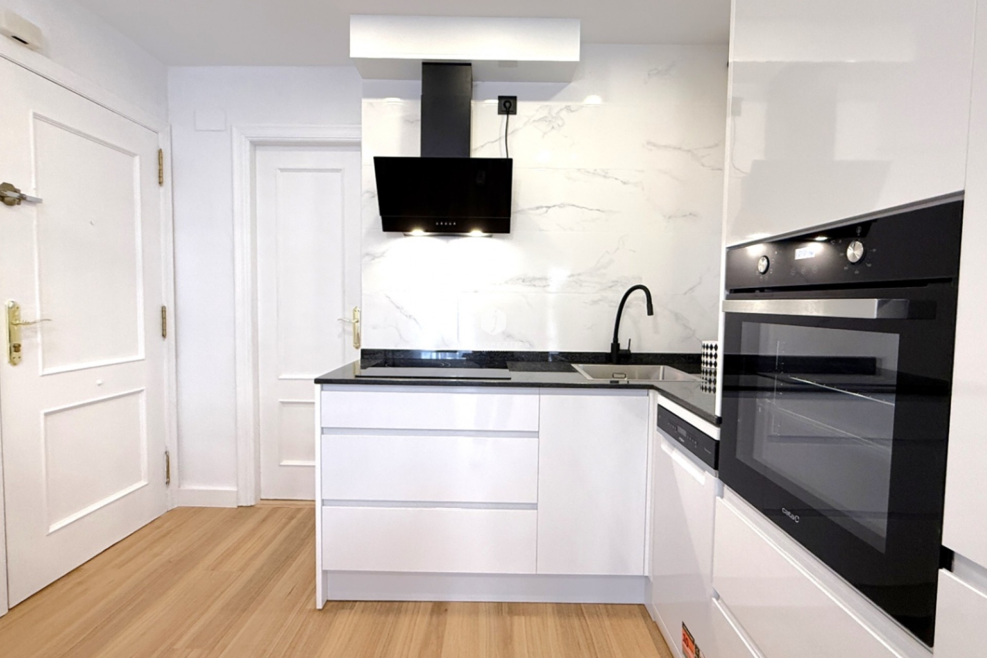 Resale - Apartment / flat -
Torrevieja - Costa Blanca