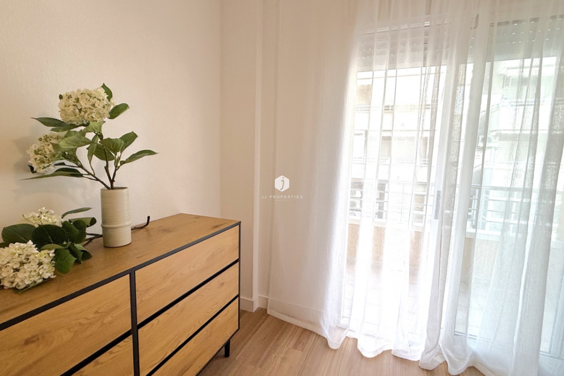 Resale - Apartment / flat -
Torrevieja - Costa Blanca