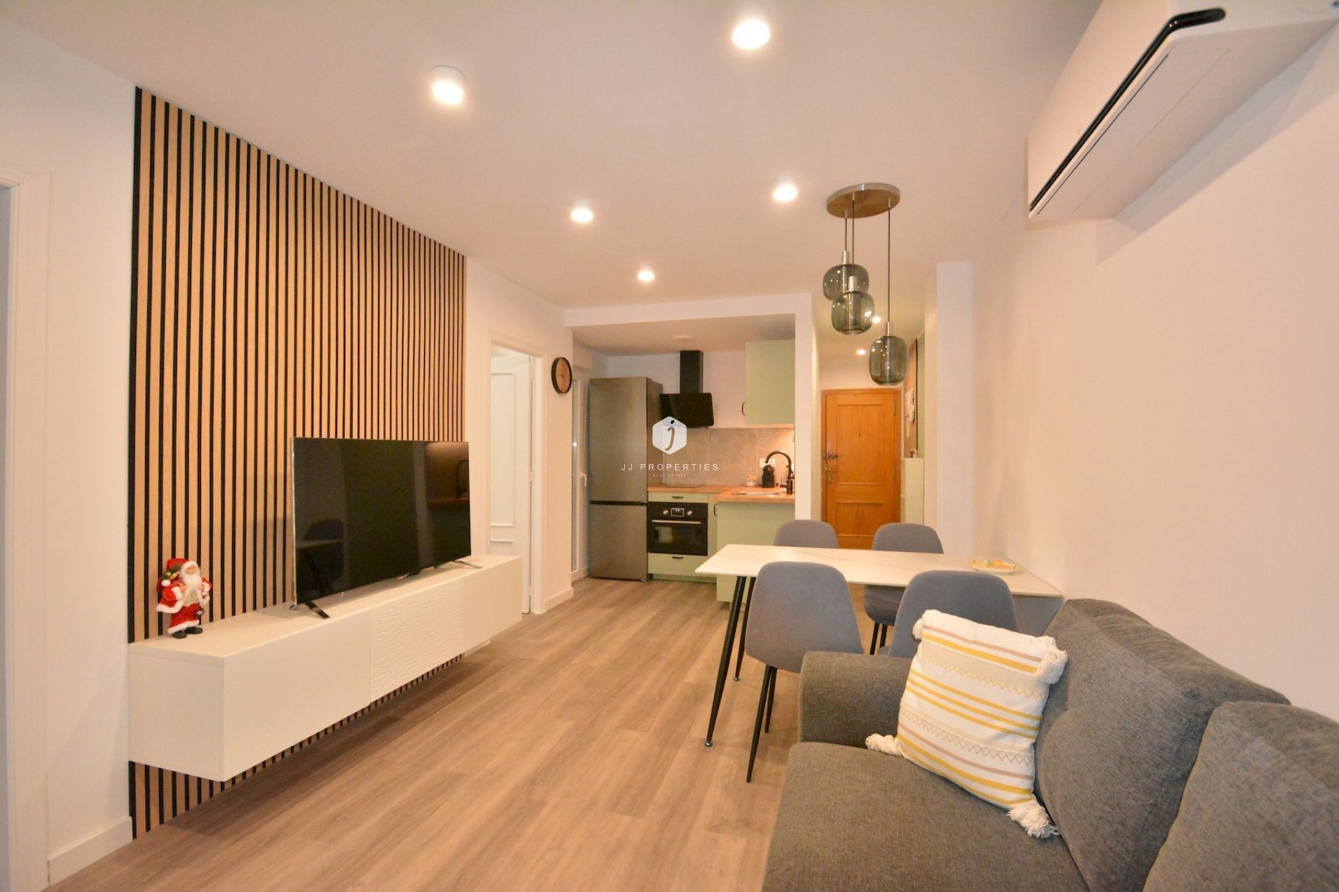 Resale - Apartment / flat -
Torrevieja - Costa Blanca