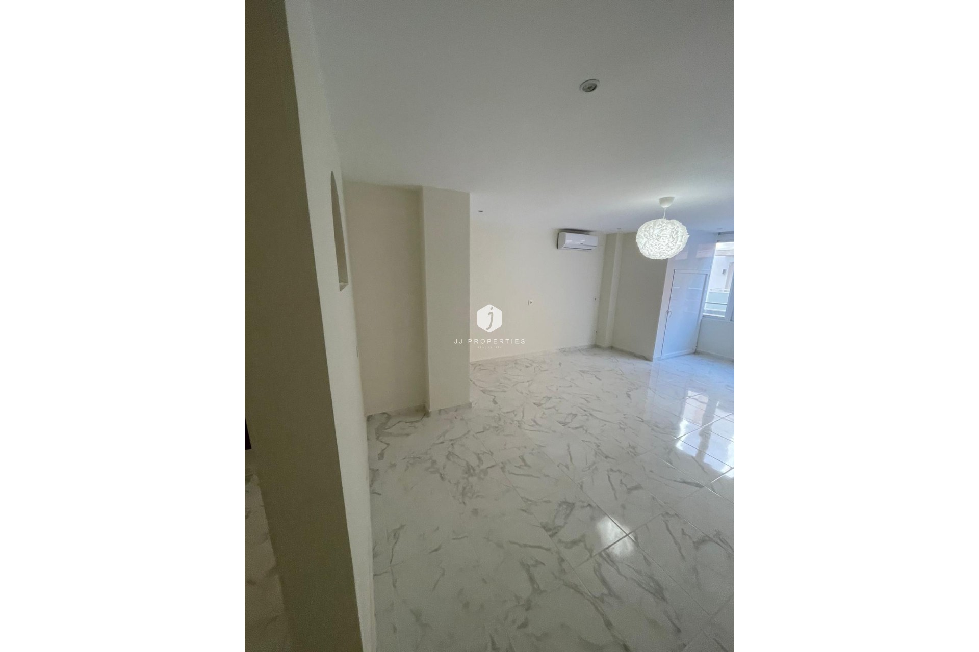 Resale - Apartment / flat -
Torrevieja - Costa Blanca