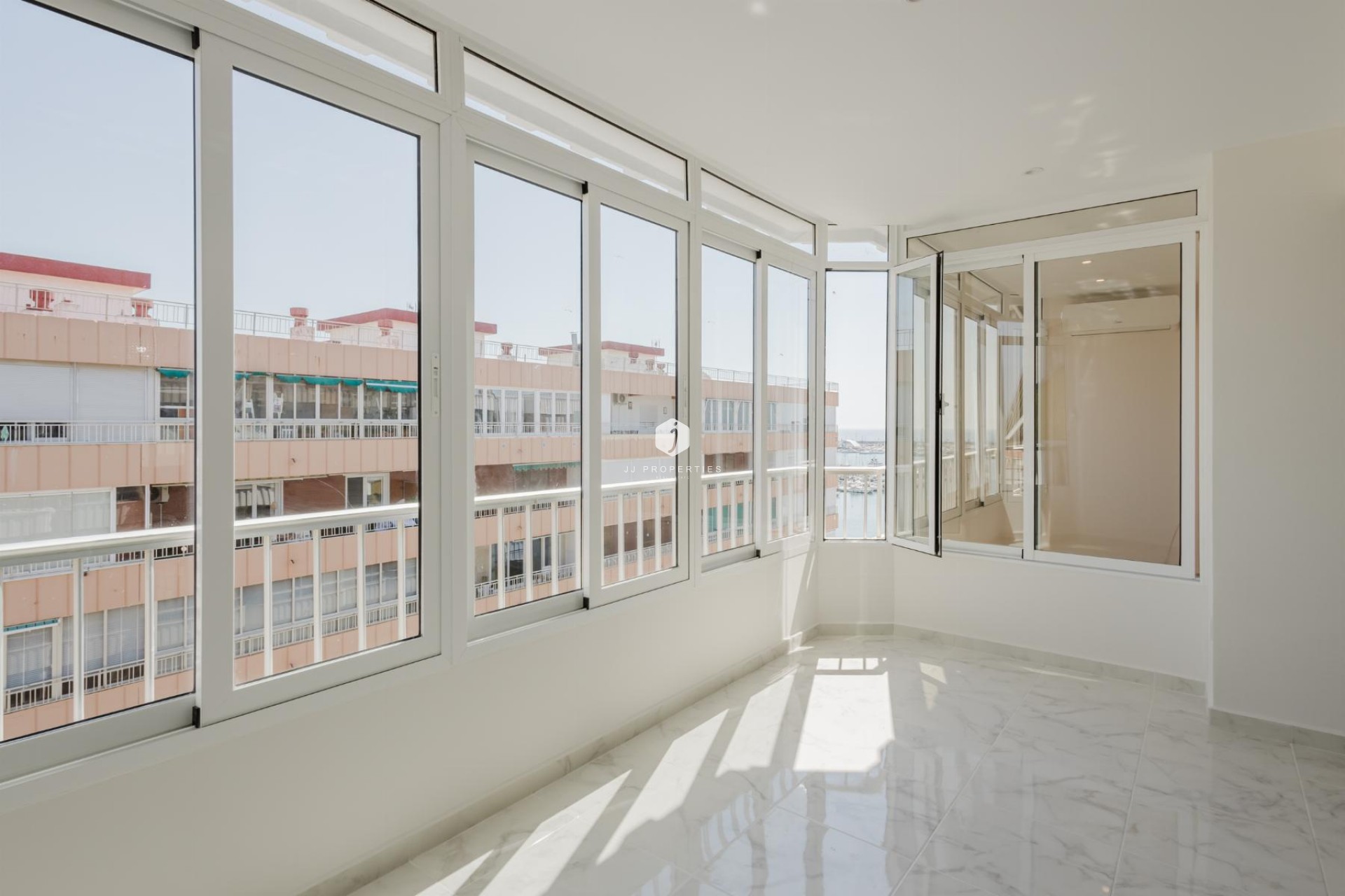 Resale - Apartment / flat -
Torrevieja - Costa Blanca