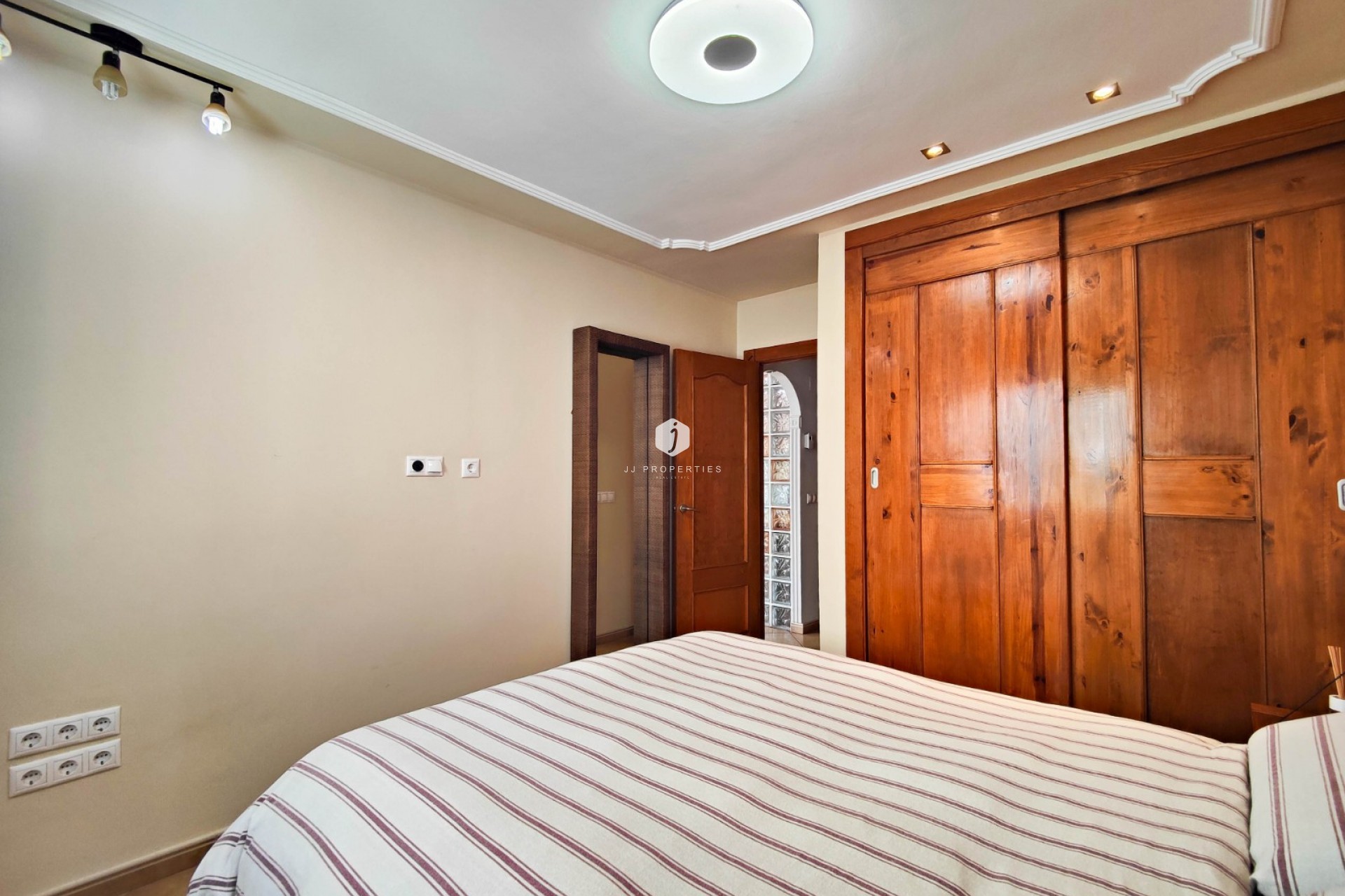 Resale - Apartment / flat -
Torrevieja - Costa Blanca