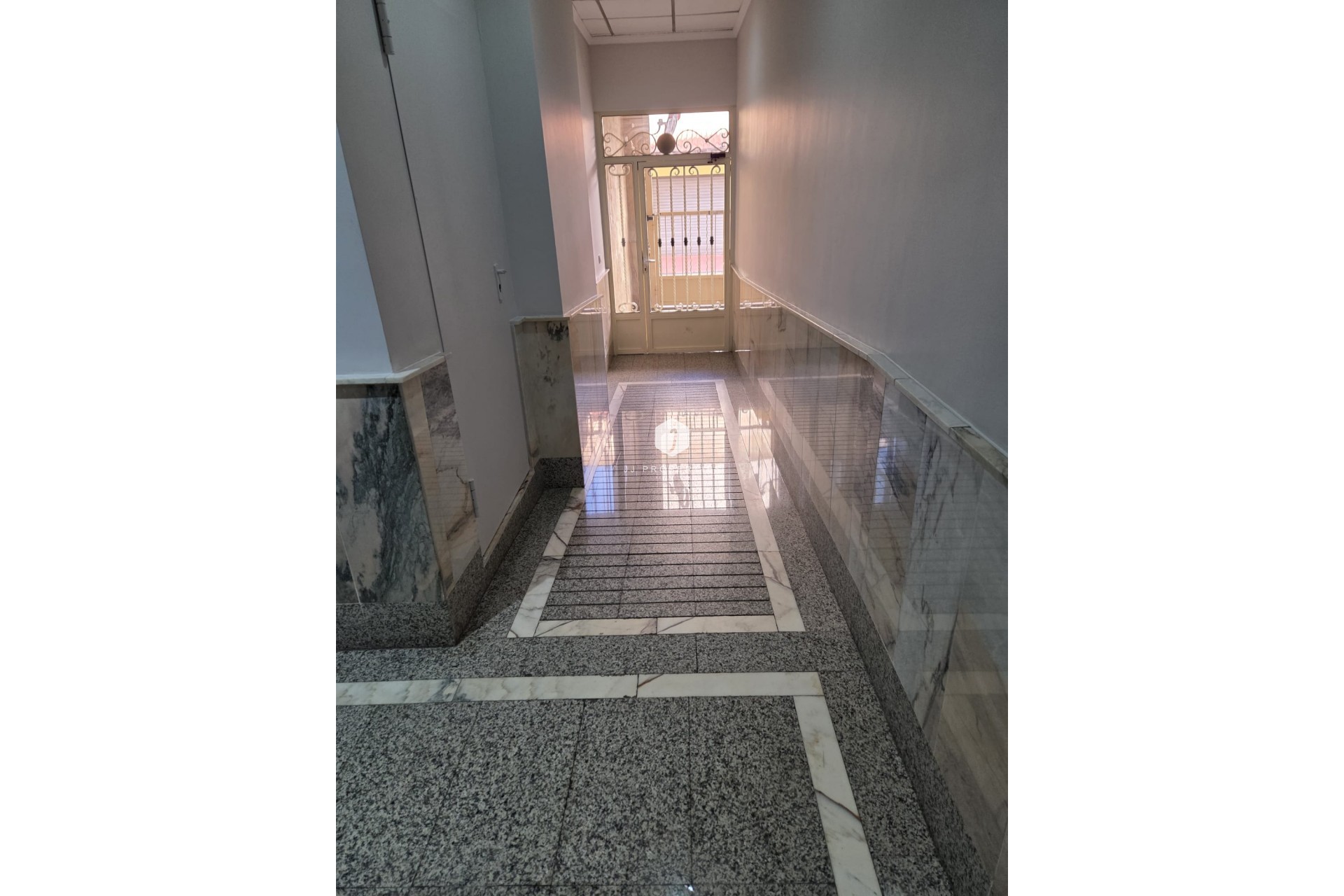 Resale - Apartment / flat -
Torrevieja - Costa Blanca