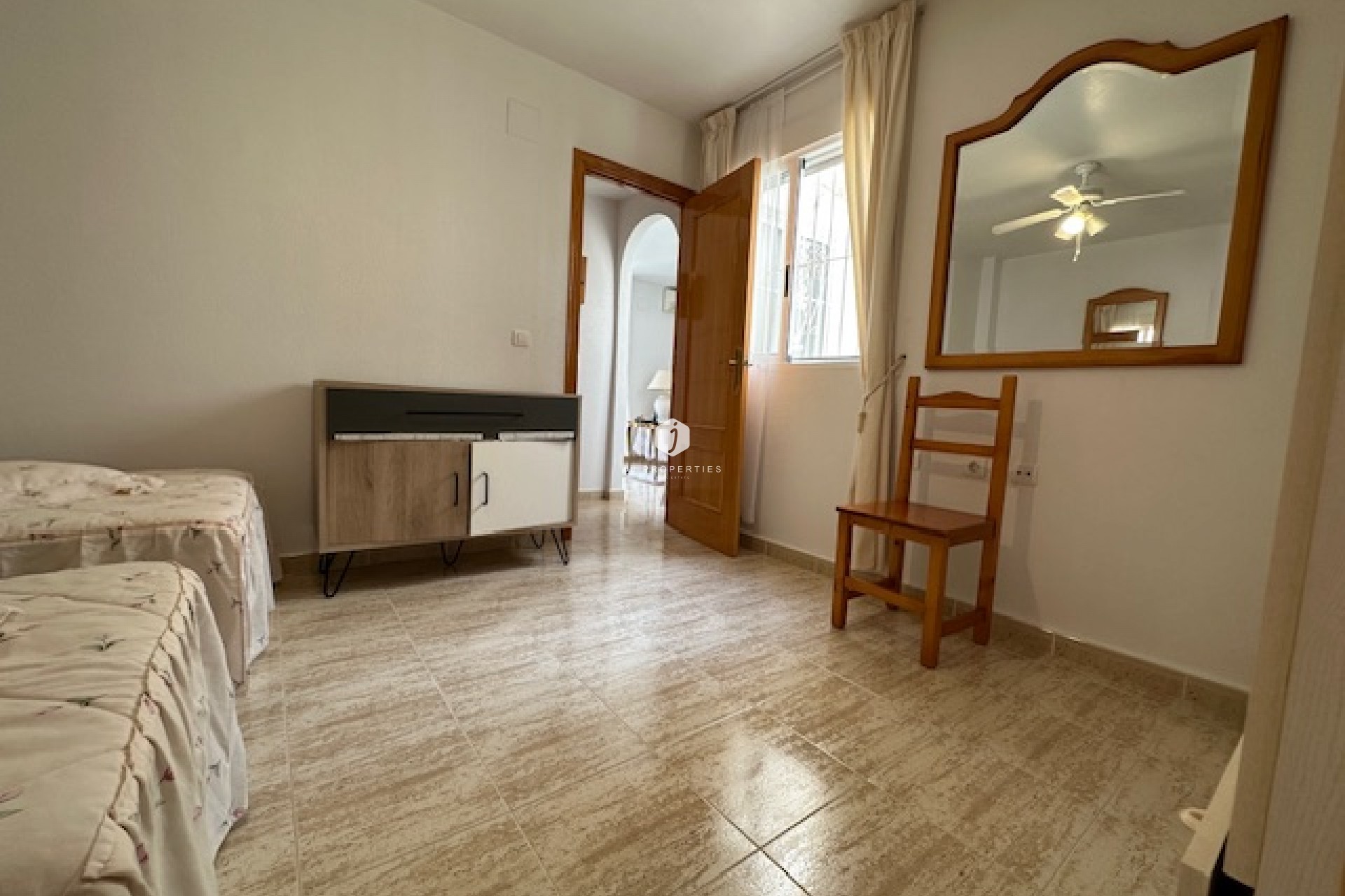 Resale - Apartment / flat -
Torrevieja - Costa Blanca