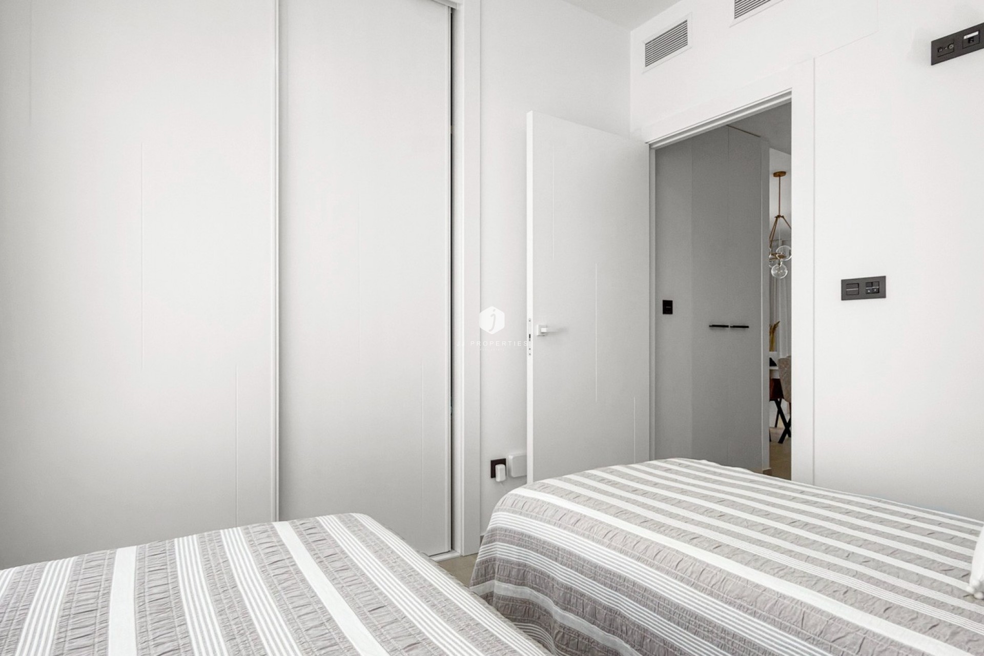 Resale - Apartment / flat -
Torrevieja - Costa Blanca