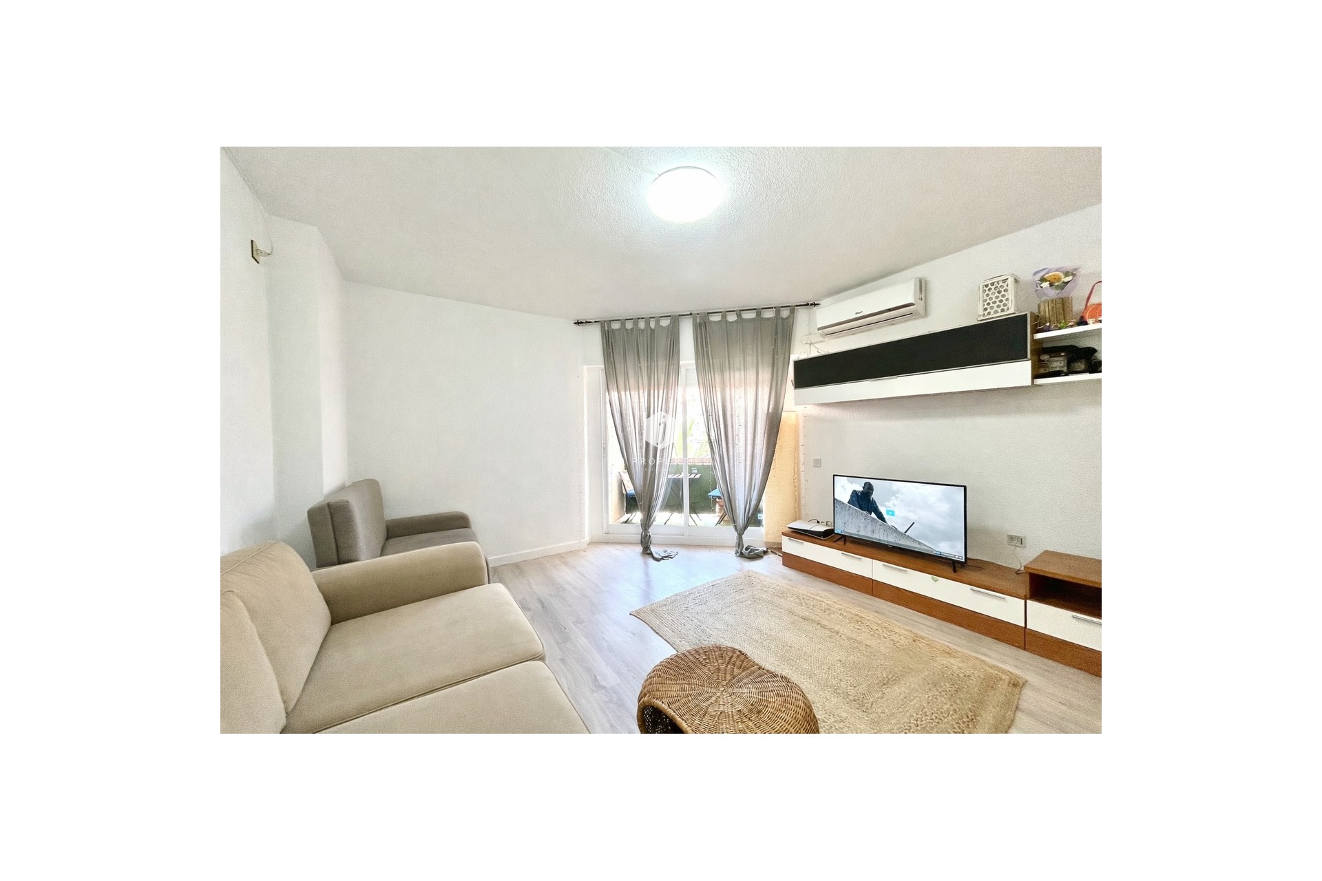 Resale - Apartment / flat -
Torrevieja - Costa Blanca