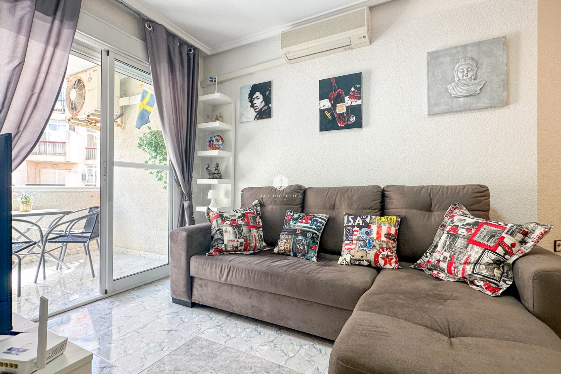 Resale - Apartment / flat -
Torrevieja - Costa Blanca