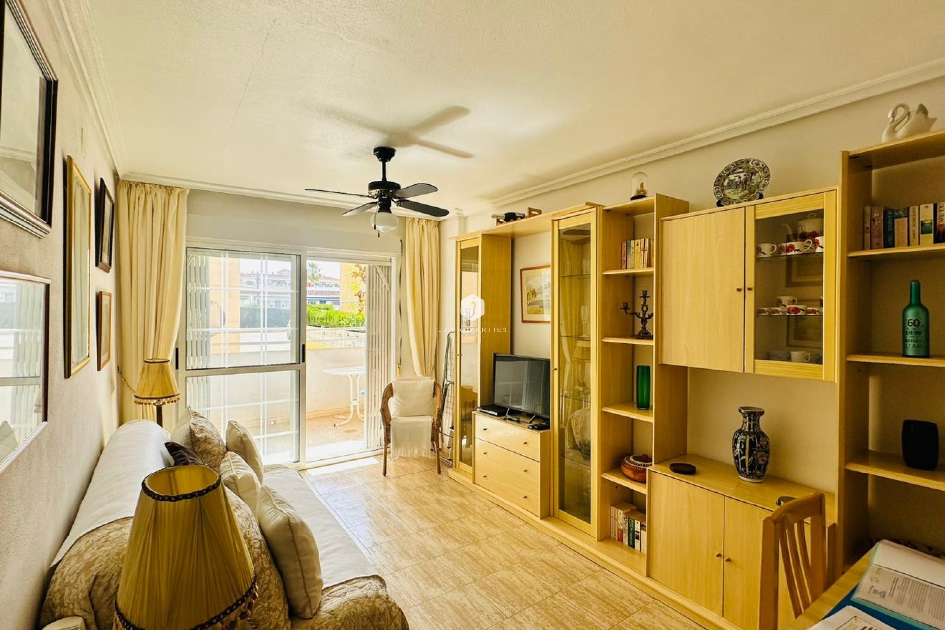 Resale - Apartment / flat -
Torrevieja - Costa Blanca