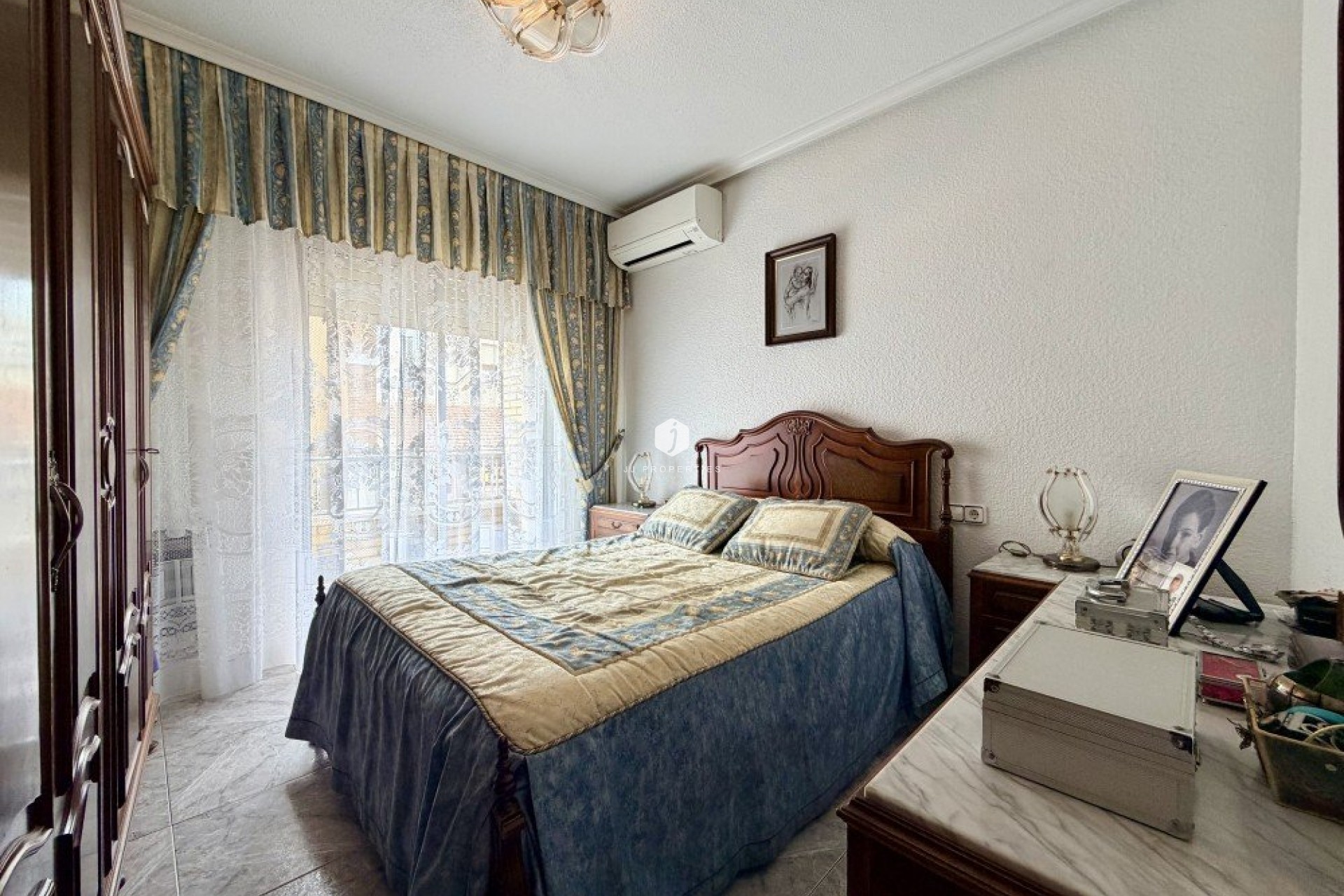 Resale - Apartment / flat -
Torrevieja - Costa Blanca