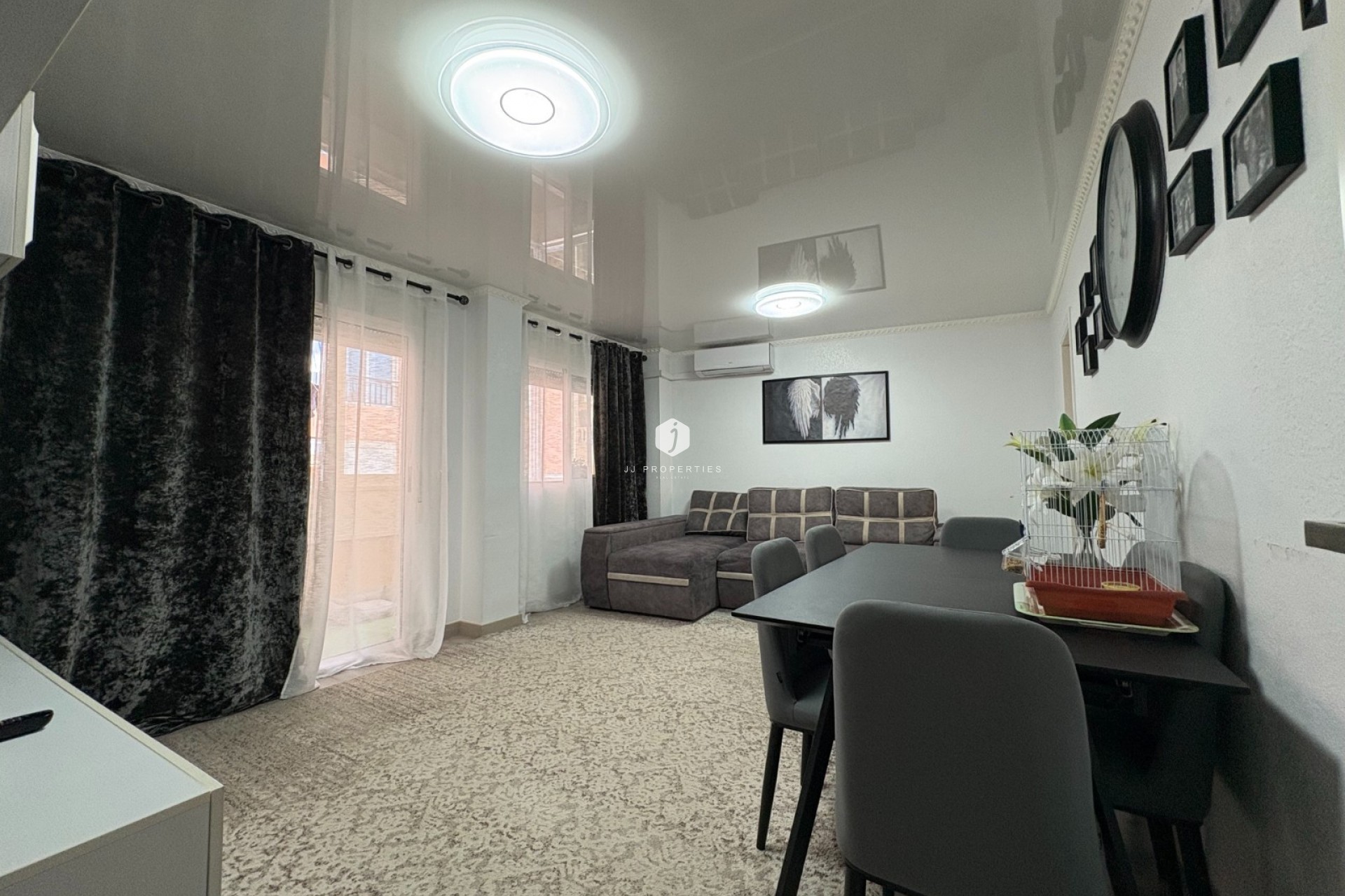 Resale - Apartment / flat -
Torrevieja - Costa Blanca