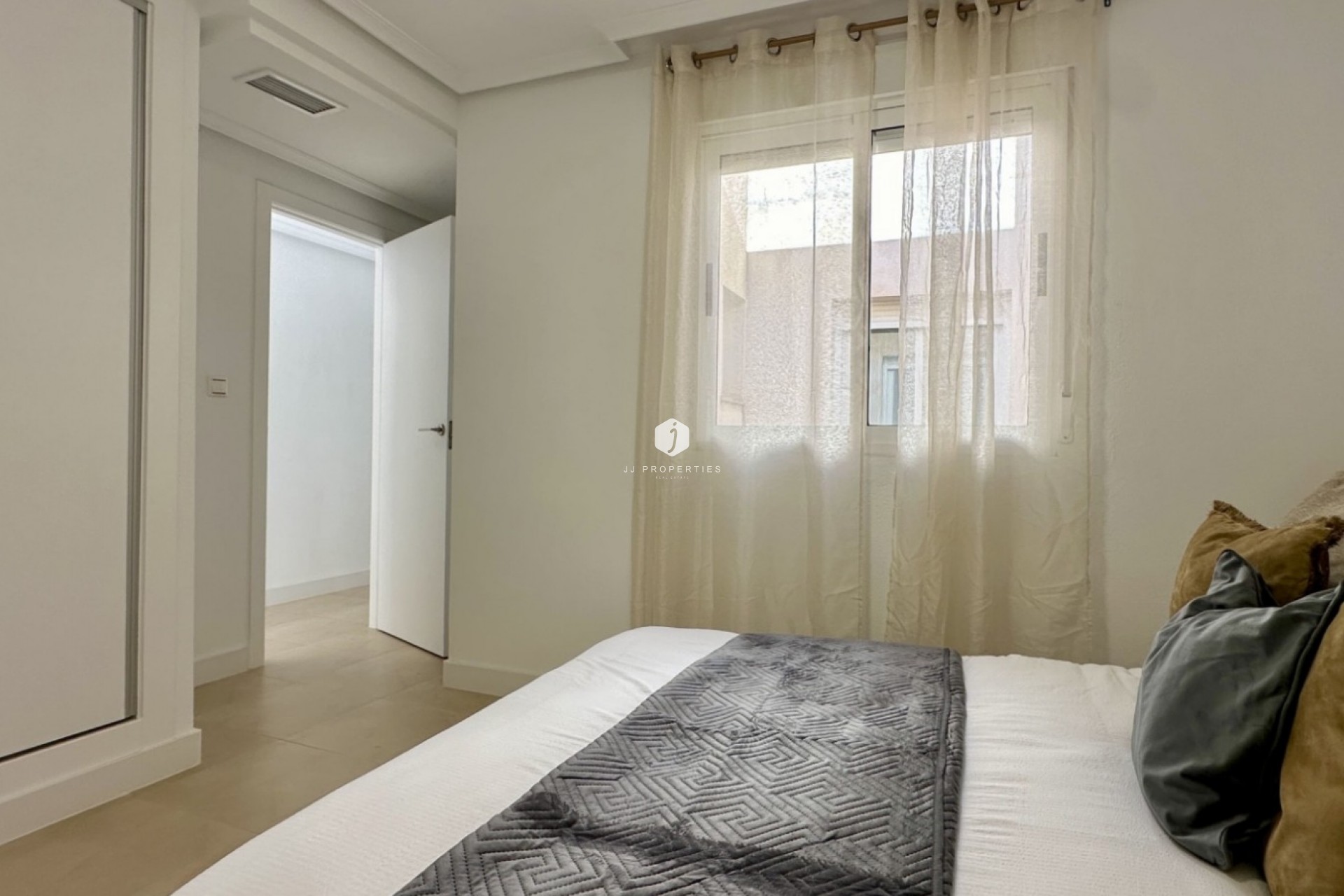 Resale - Apartment / flat -
Torrevieja - Costa Blanca