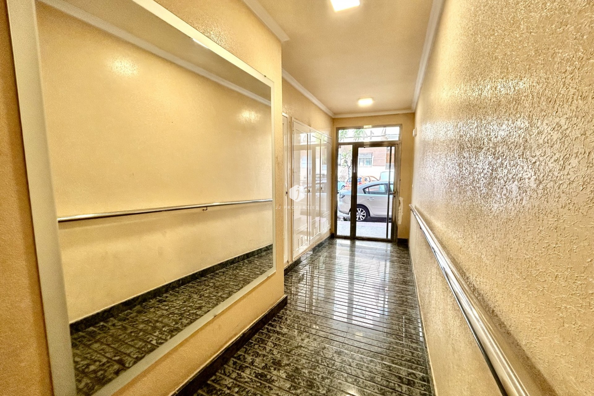 Resale - Apartment / flat -
Torrevieja - Costa Blanca