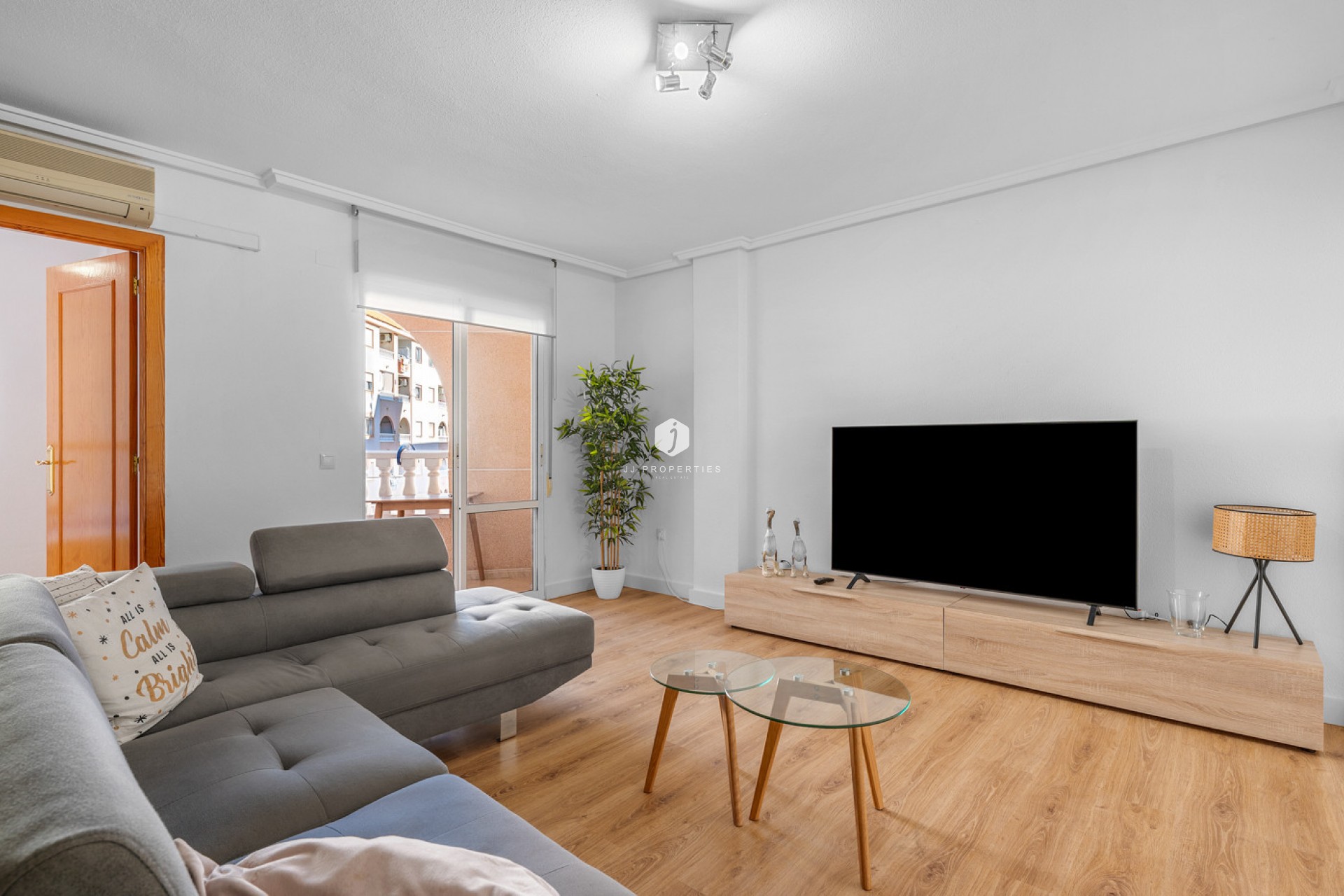 Resale - Apartment / flat -
Torrevieja - Costa Blanca