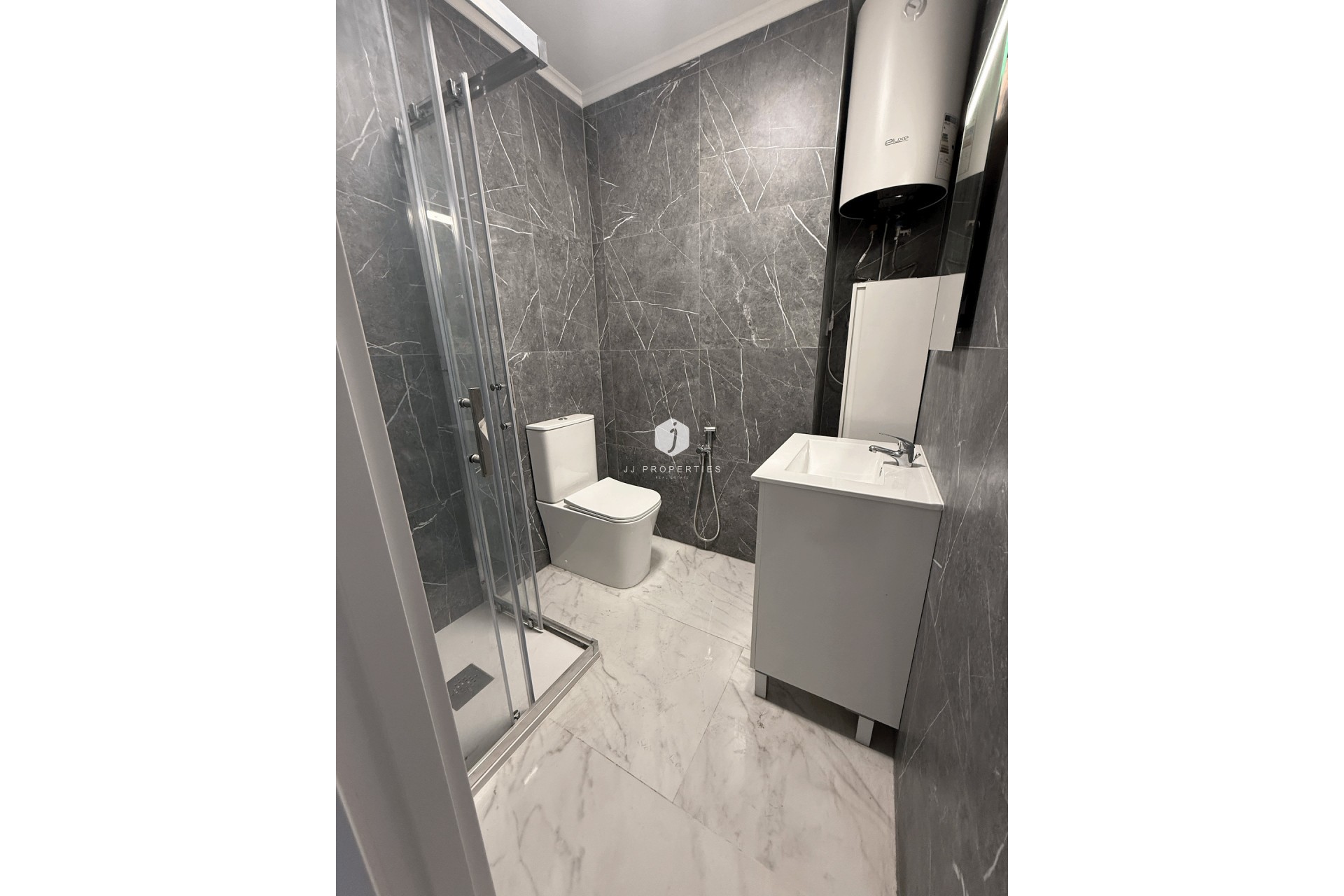 Resale - Apartment / flat -
Torrevieja - Costa Blanca