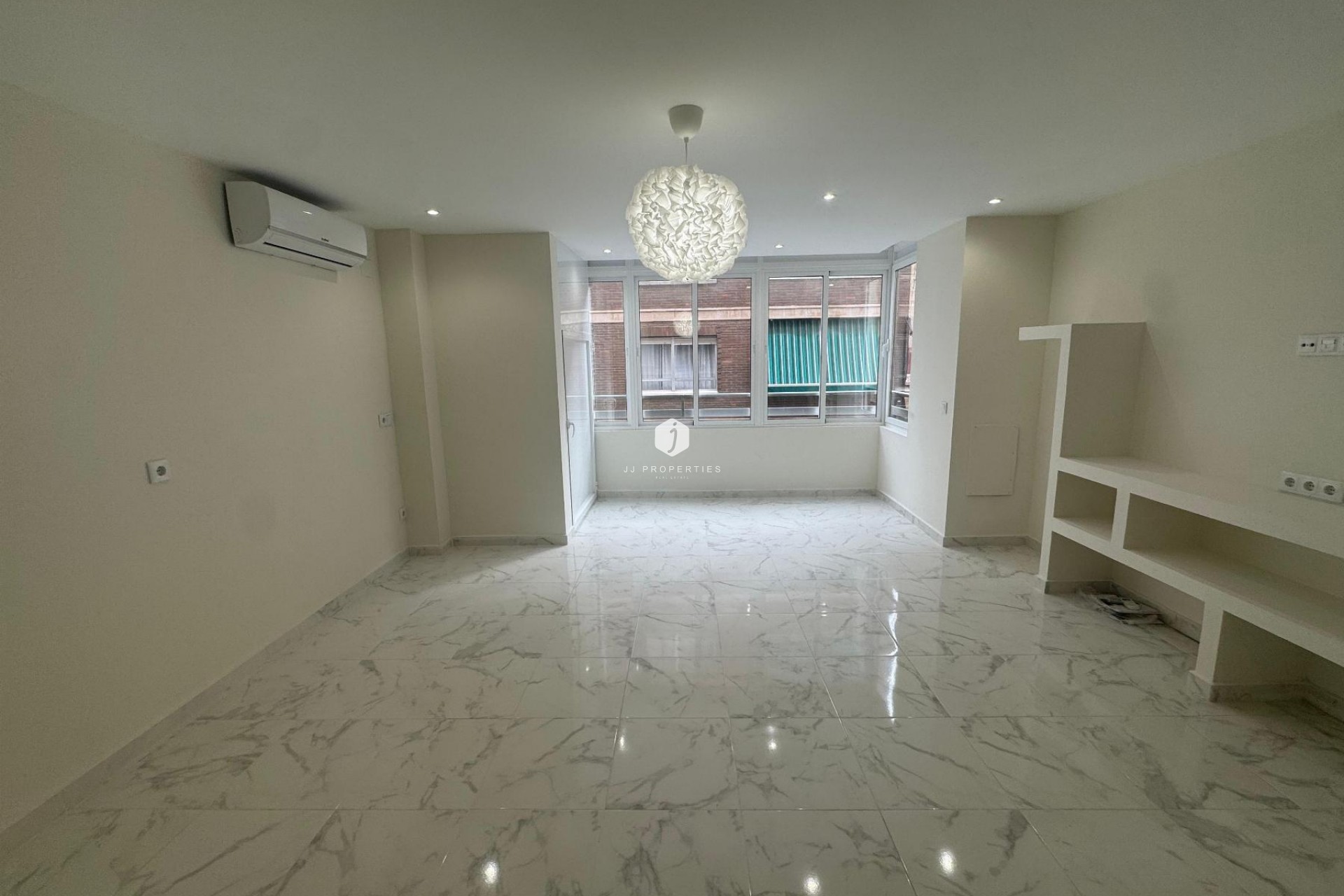 Resale - Apartment / flat -
Torrevieja - Costa Blanca