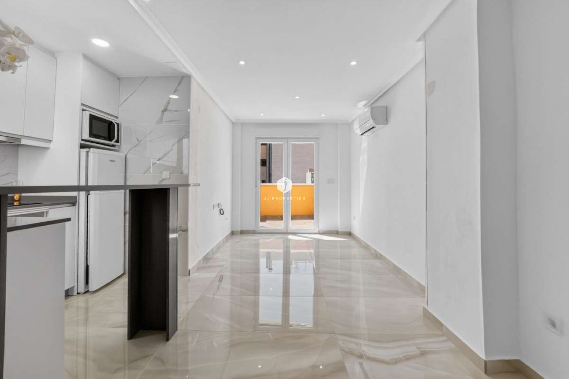 Resale - Apartment / flat -
Torrevieja - Costa Blanca