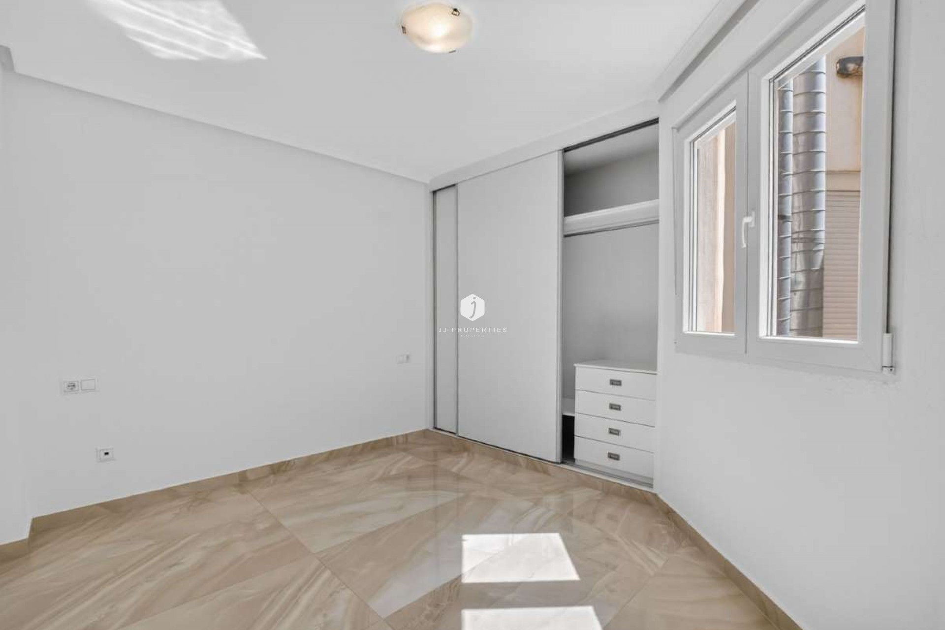 Resale - Apartment / flat -
Torrevieja - Costa Blanca