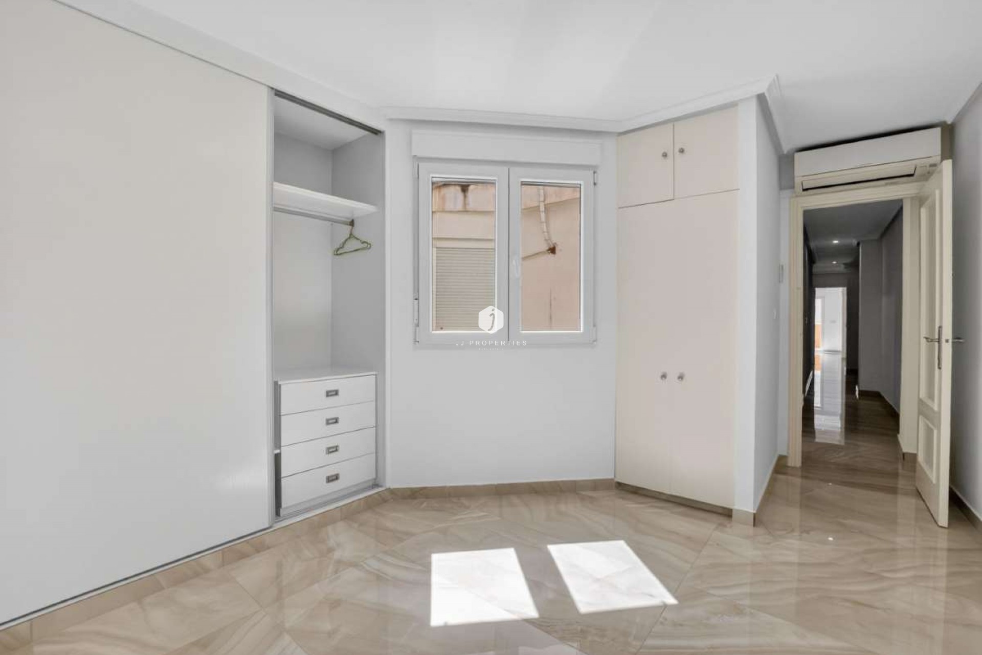 Resale - Apartment / flat -
Torrevieja - Costa Blanca