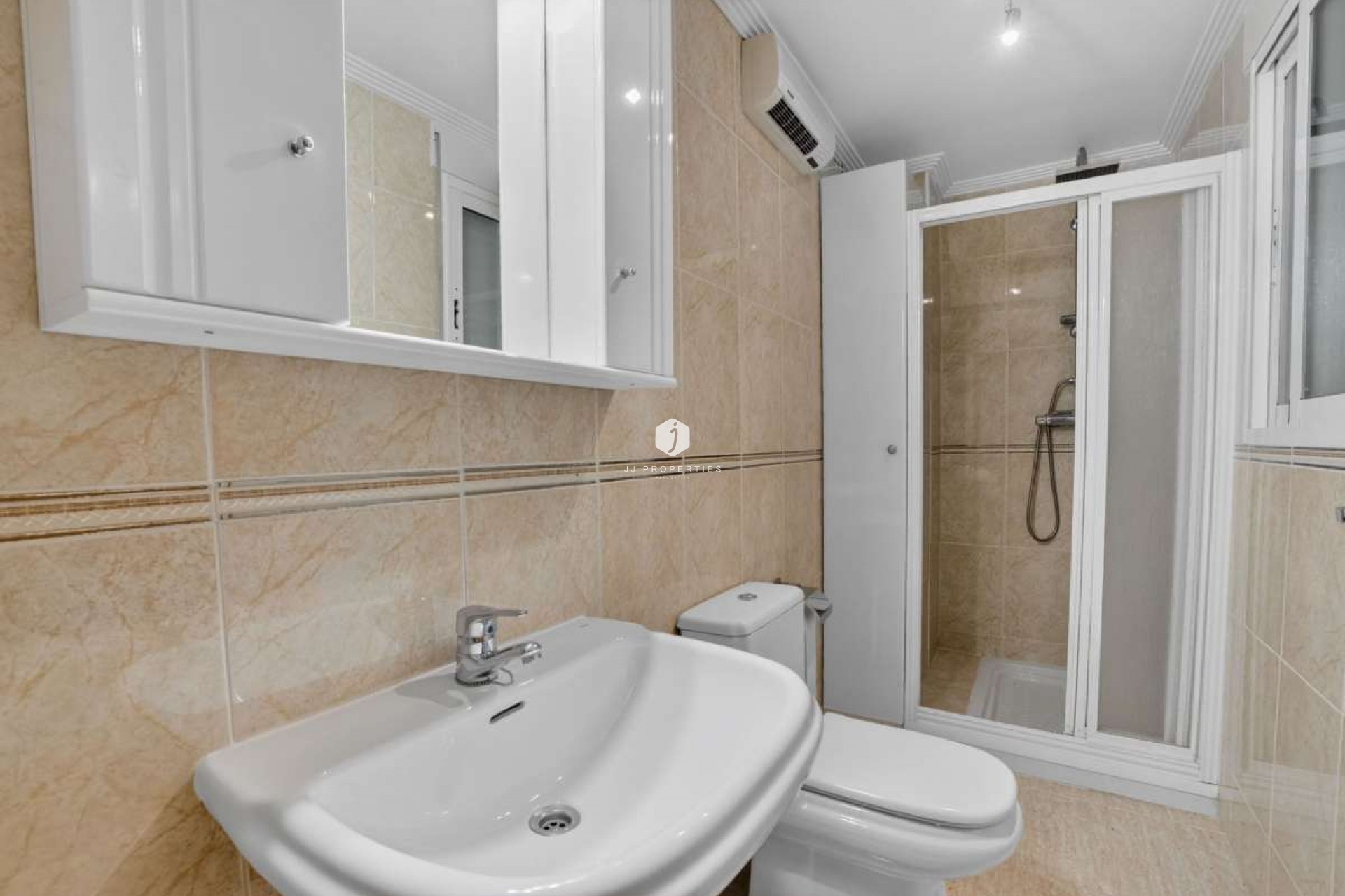 Resale - Apartment / flat -
Torrevieja - Costa Blanca
