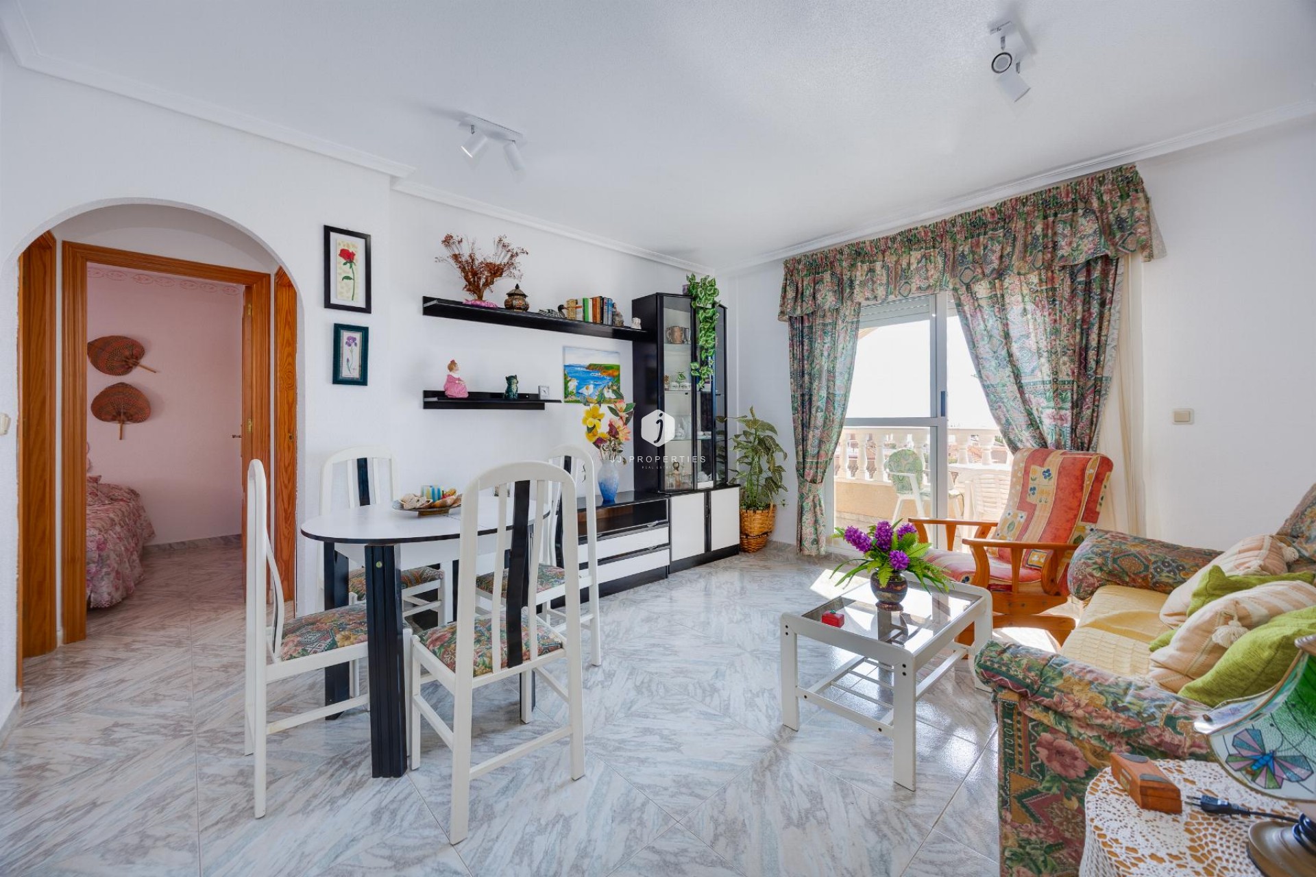 Resale - Apartment / flat -
Torrevieja - Costa Blanca