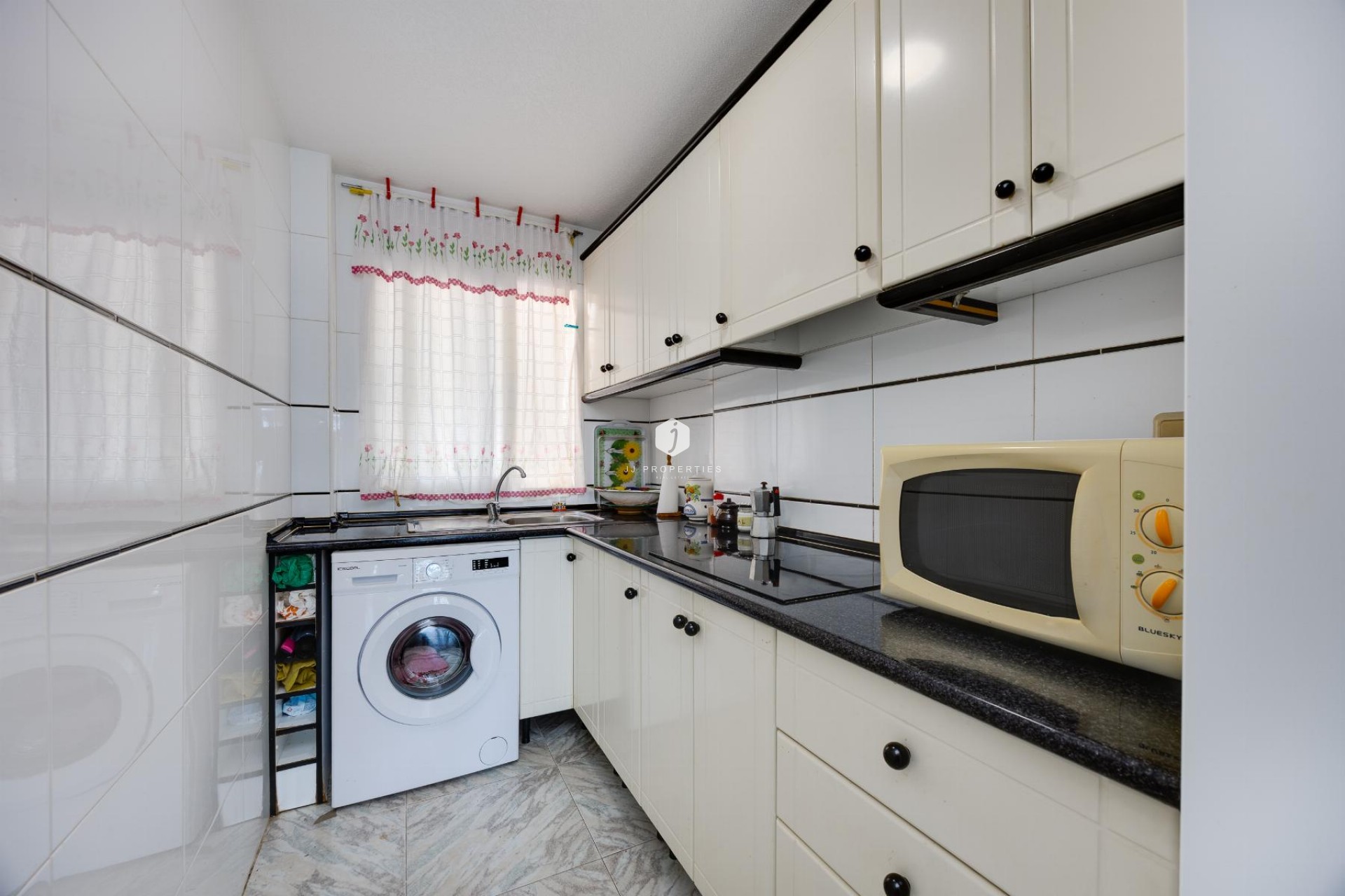 Resale - Apartment / flat -
Torrevieja - Costa Blanca