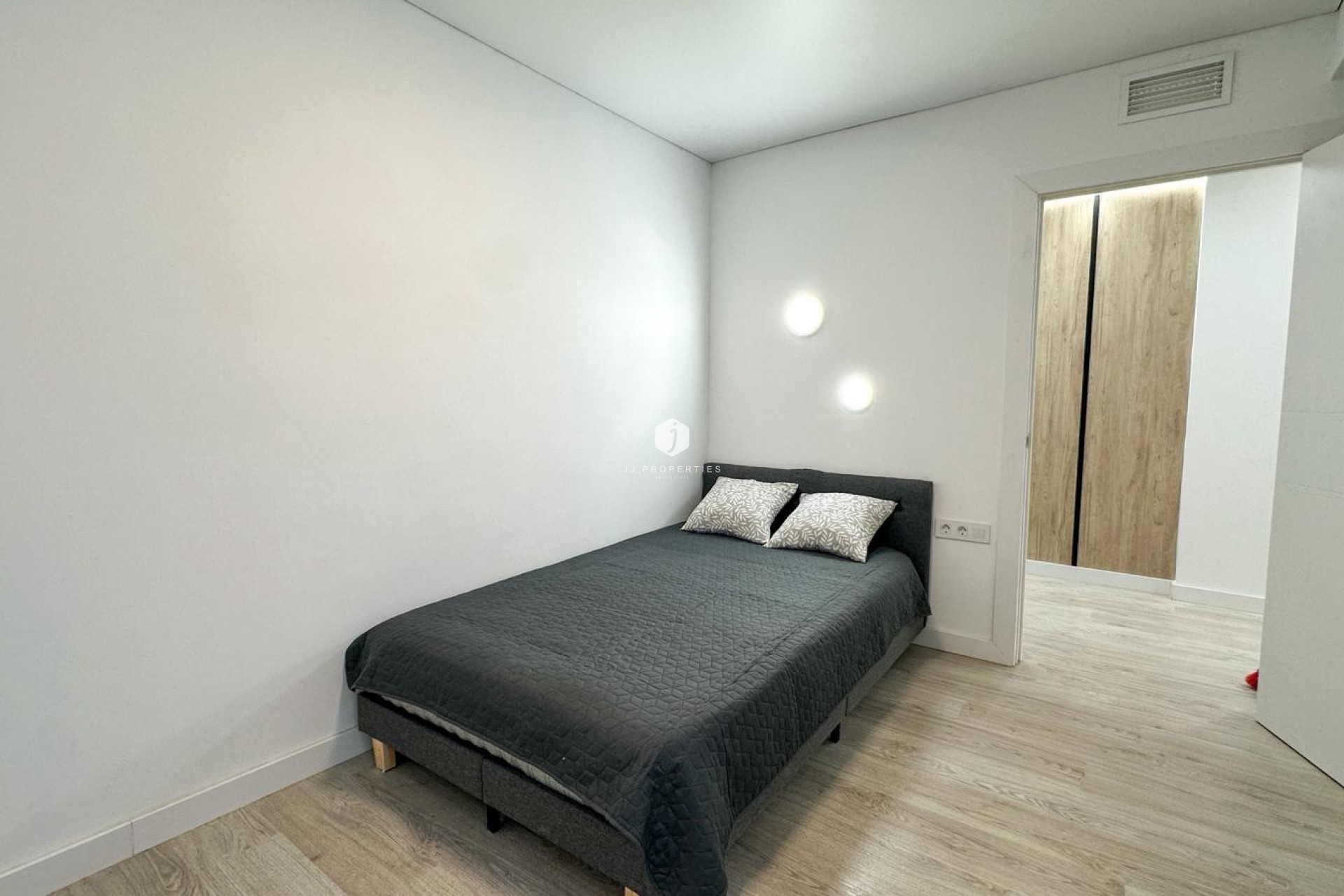 Resale - Apartment / flat -
Torrevieja - Costa Blanca