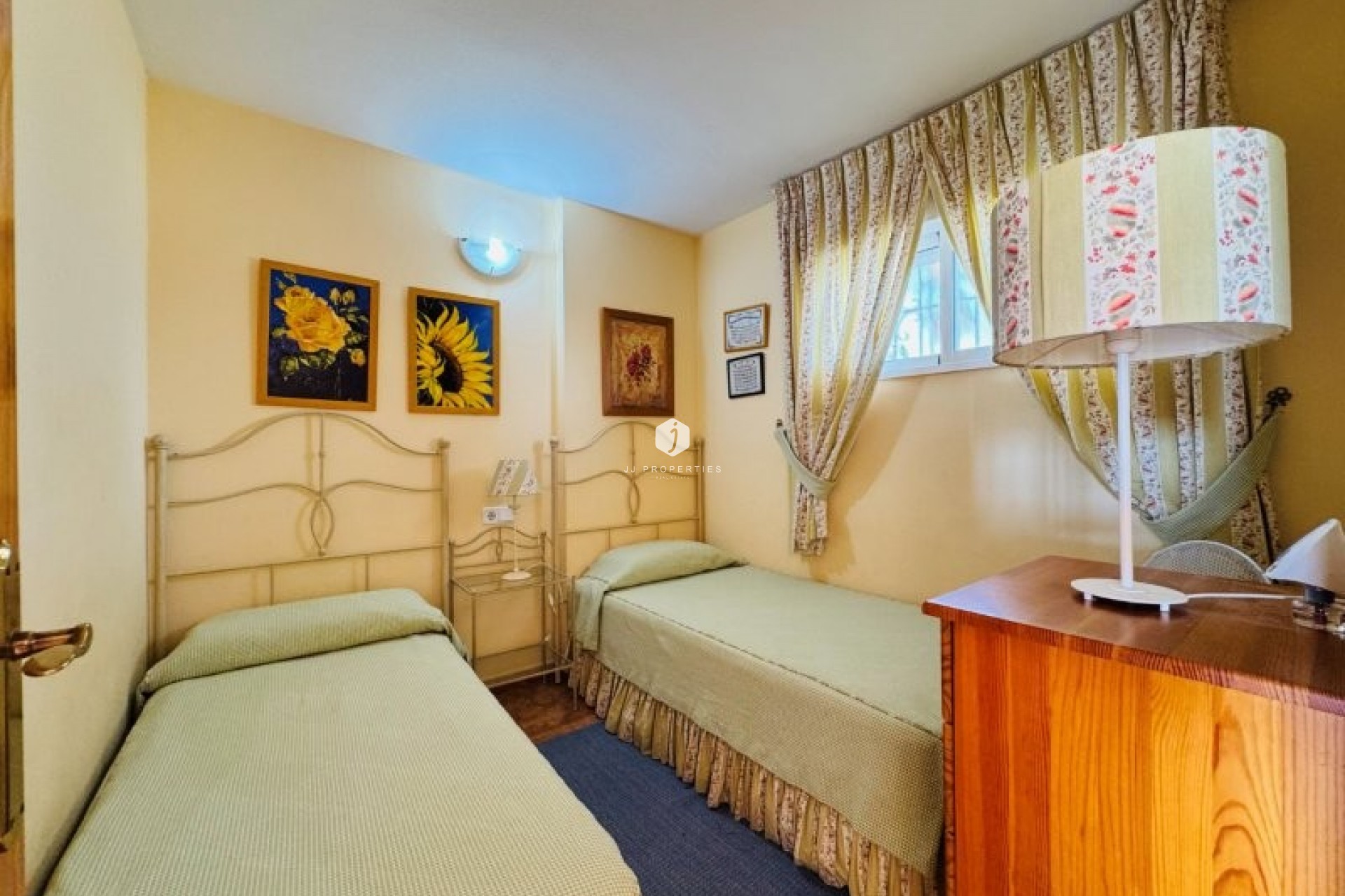 Resale - Apartment / flat -
Torrevieja - Costa Blanca