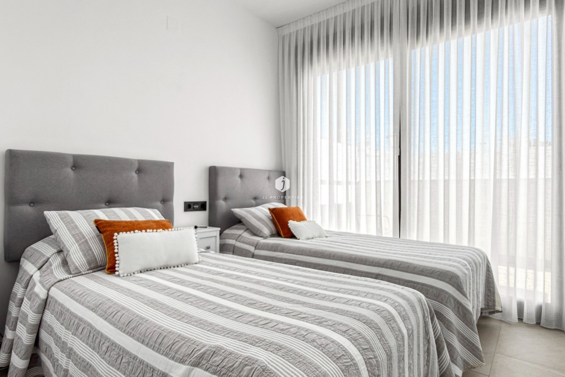 Resale - Apartment / flat -
Torrevieja - Costa Blanca