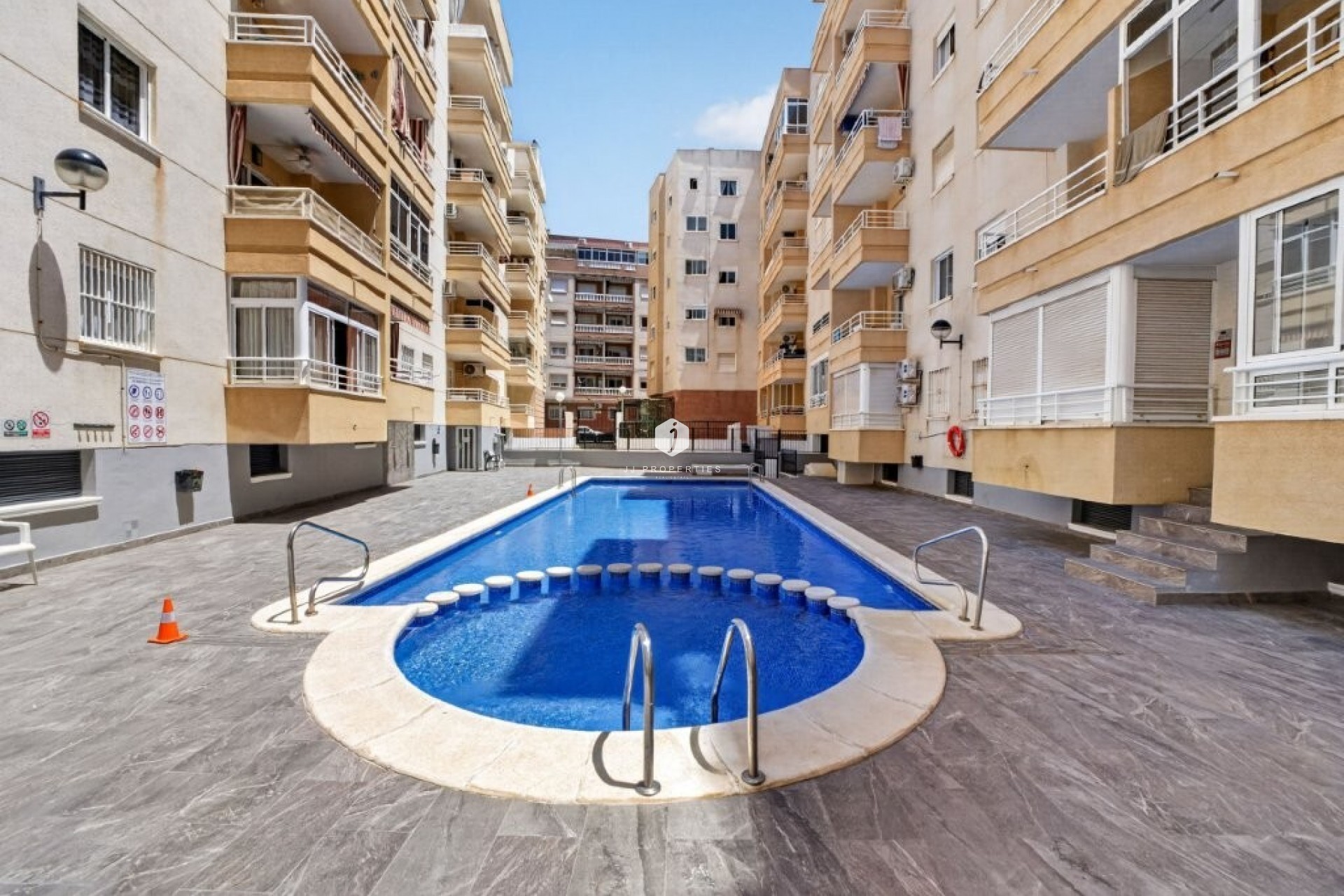 Resale - Apartment / flat -
Torrevieja - Costa Blanca