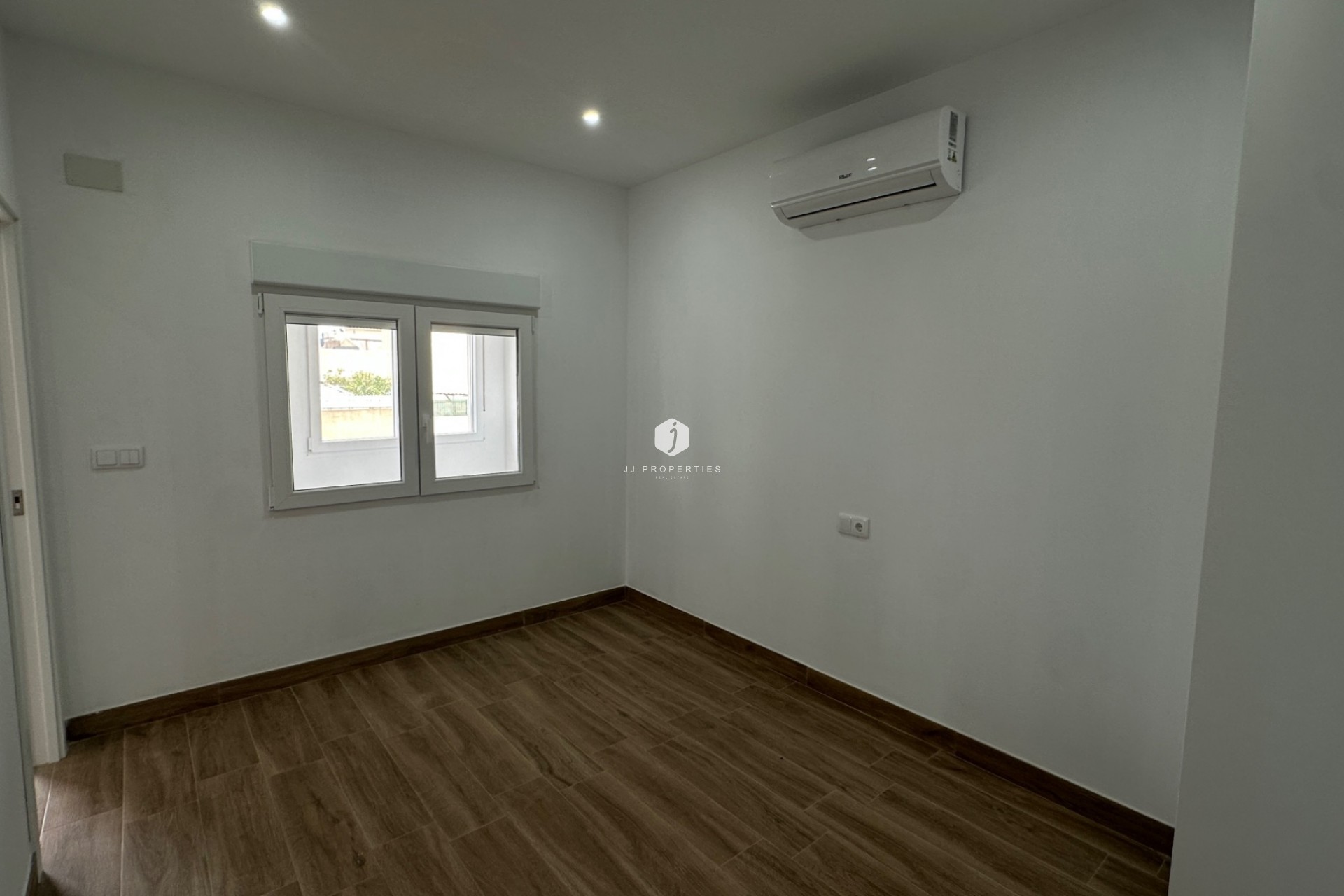 Resale - Apartment / flat -
Torrevieja - Costa Blanca