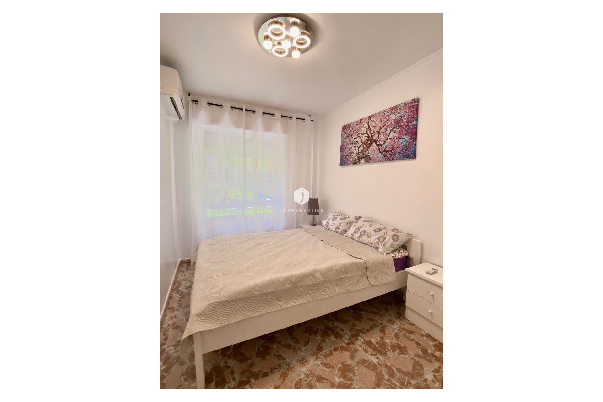 Resale - Apartment / flat -
Torrevieja - Costa Blanca