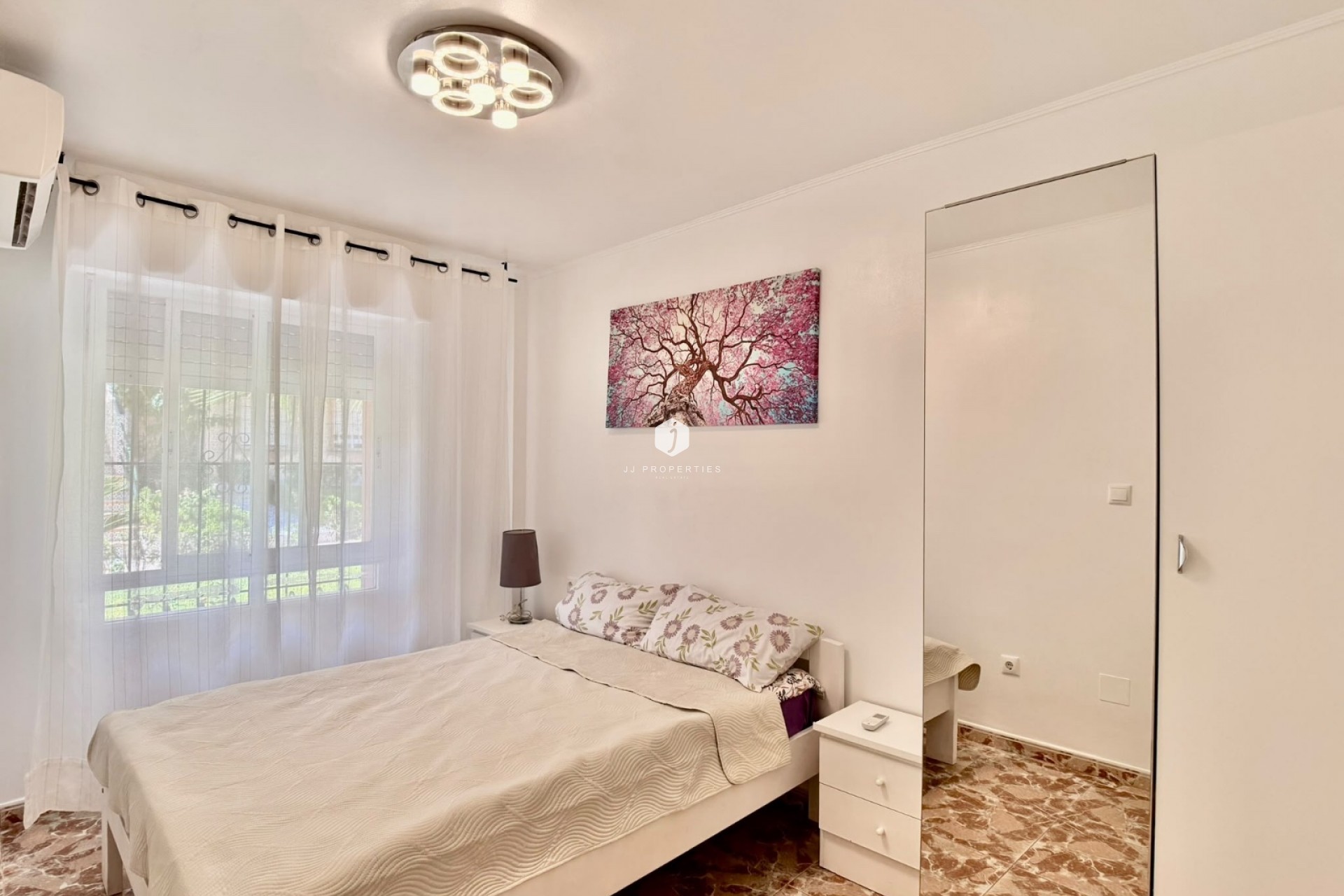 Resale - Apartment / flat -
Torrevieja - Costa Blanca