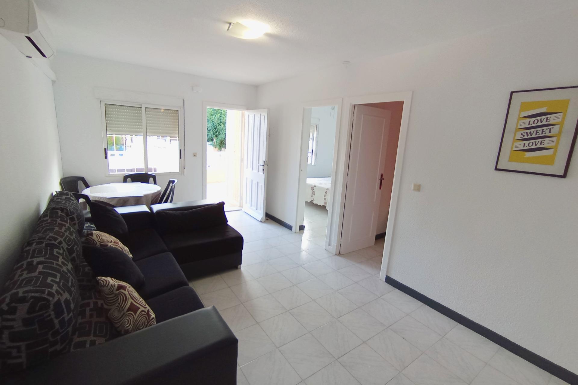 Resale - Apartment / flat -
Torrevieja - El Limonar