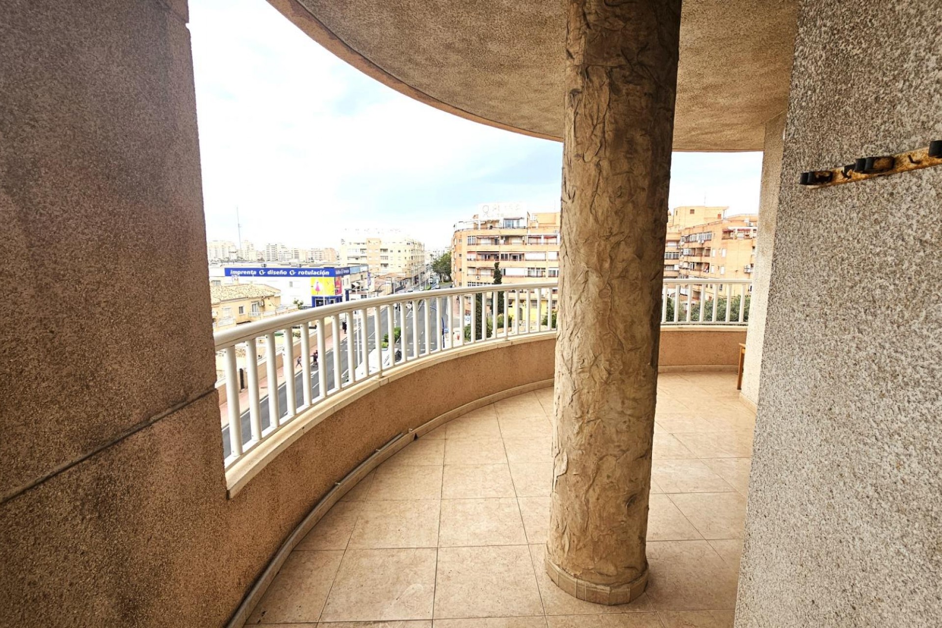 Resale - Apartment / flat -
Torrevieja - El molino