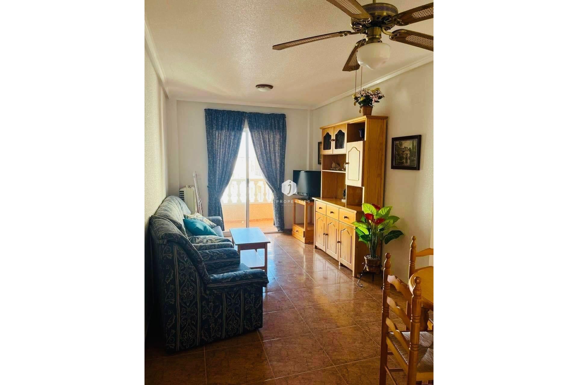 Resale - Apartment / flat -
Torrevieja - El molino