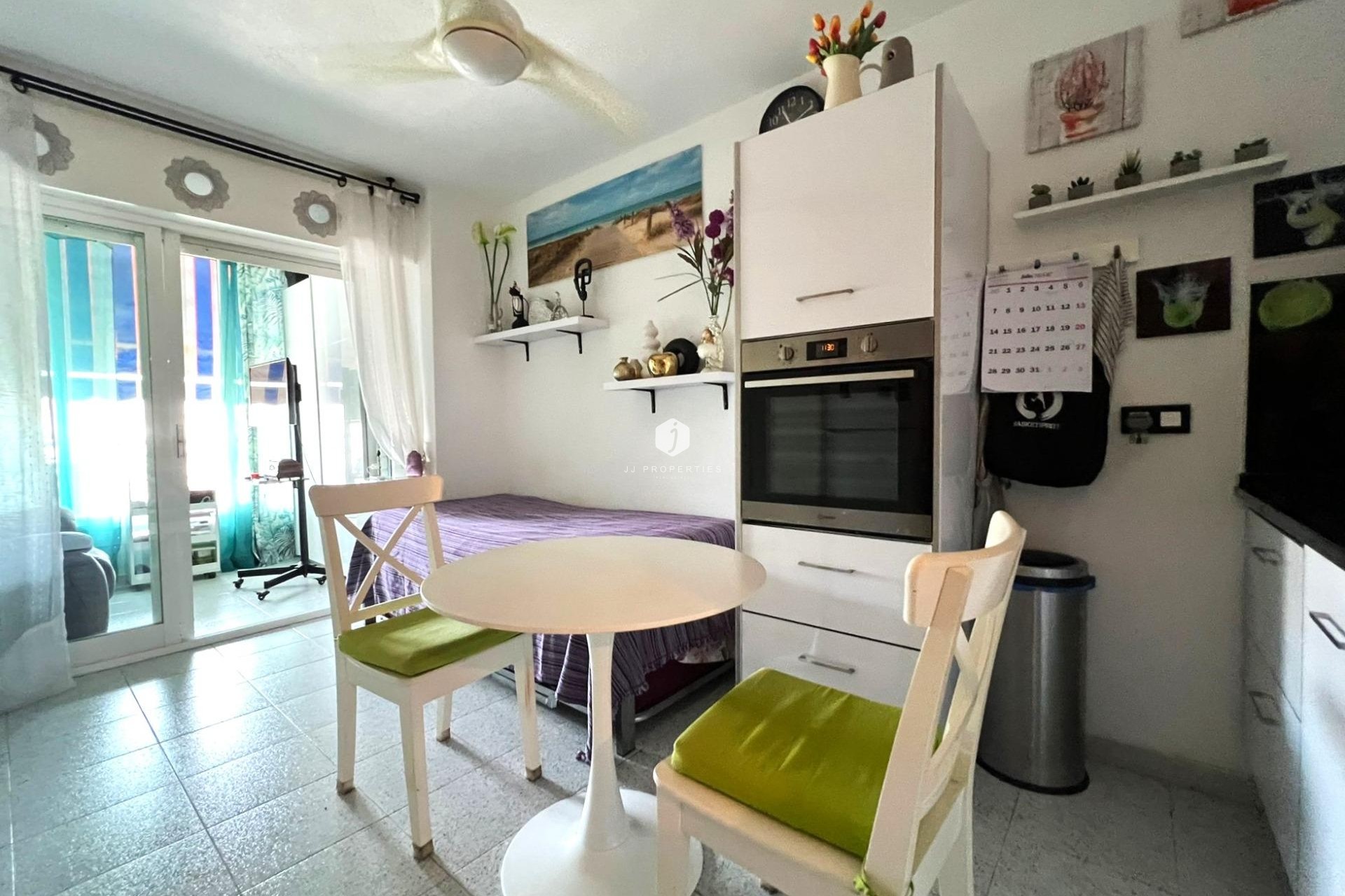 Resale - Apartment / flat -
Torrevieja - El molino