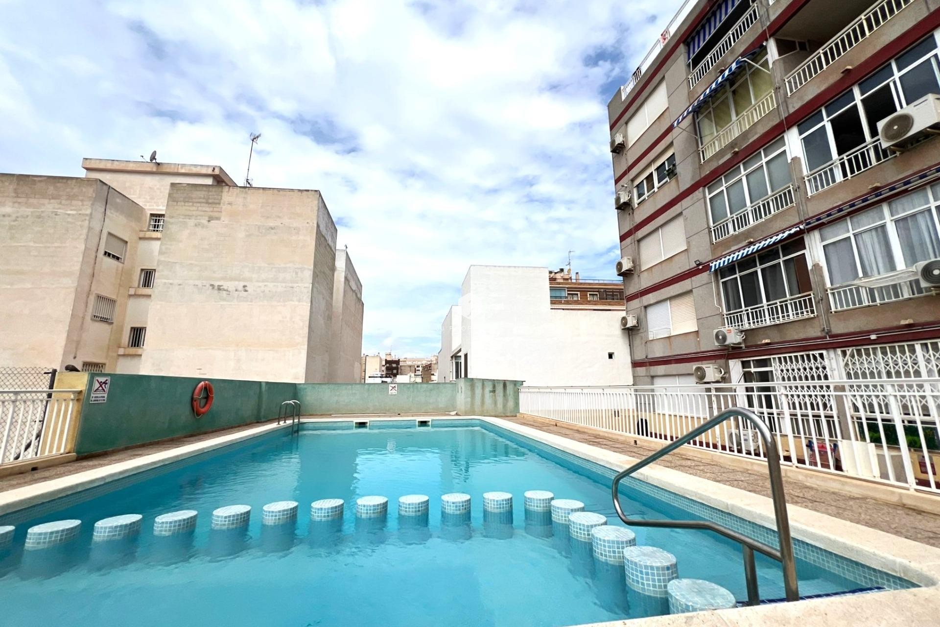 Resale - Apartment / flat -
Torrevieja - El molino