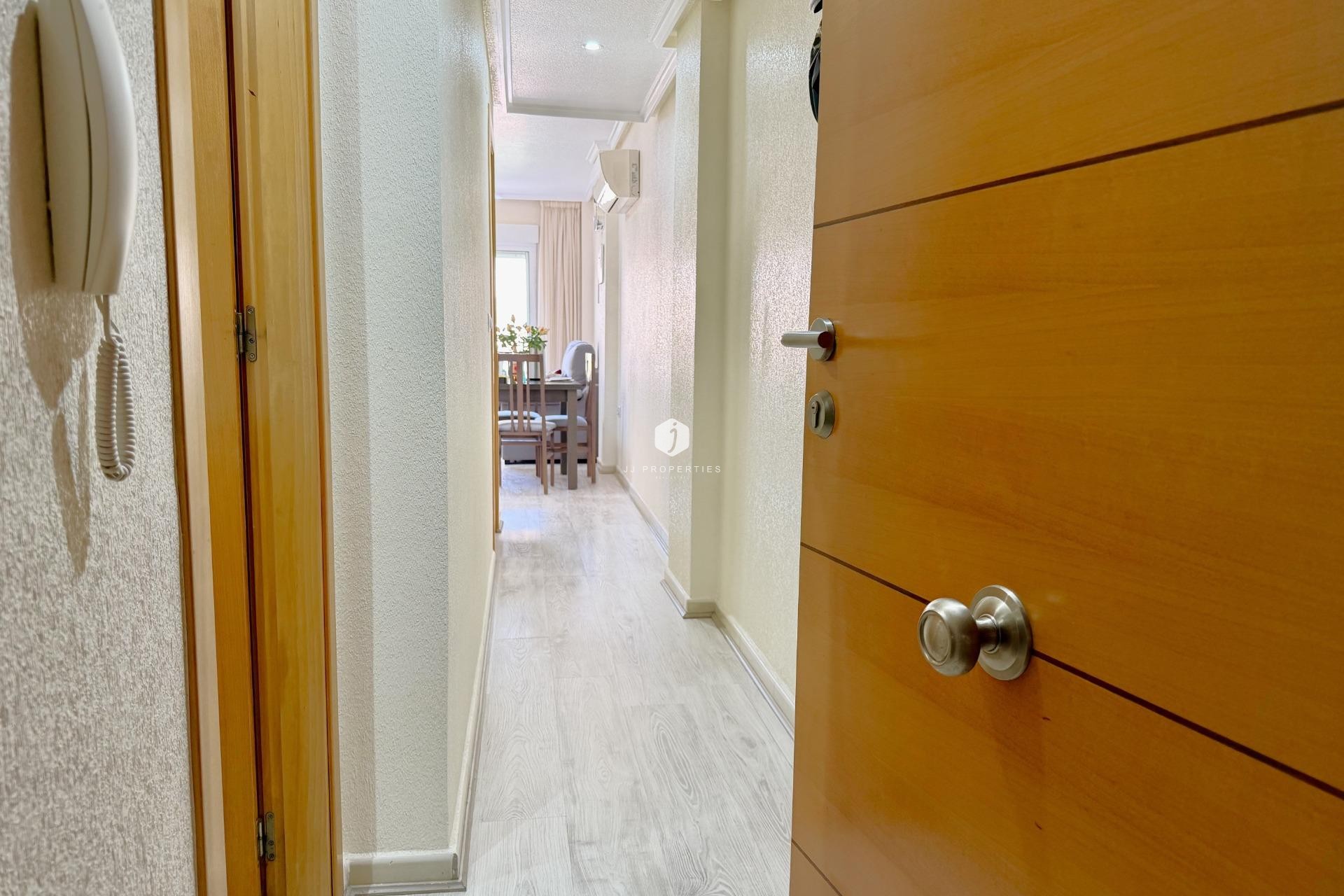 Resale - Apartment / flat -
Torrevieja - El molino
