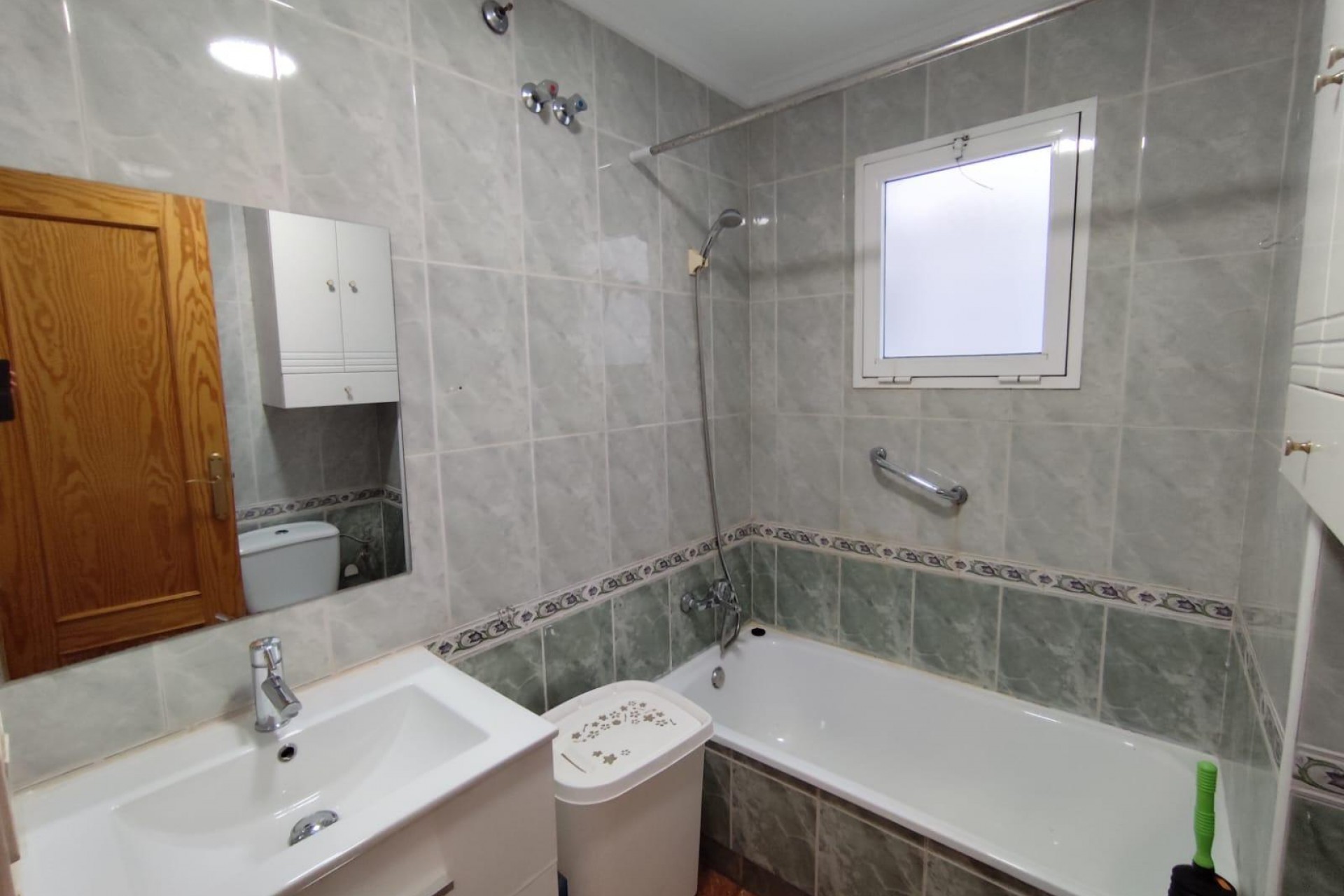 Resale - Apartment / flat -
Torrevieja - Estacion de autobuses