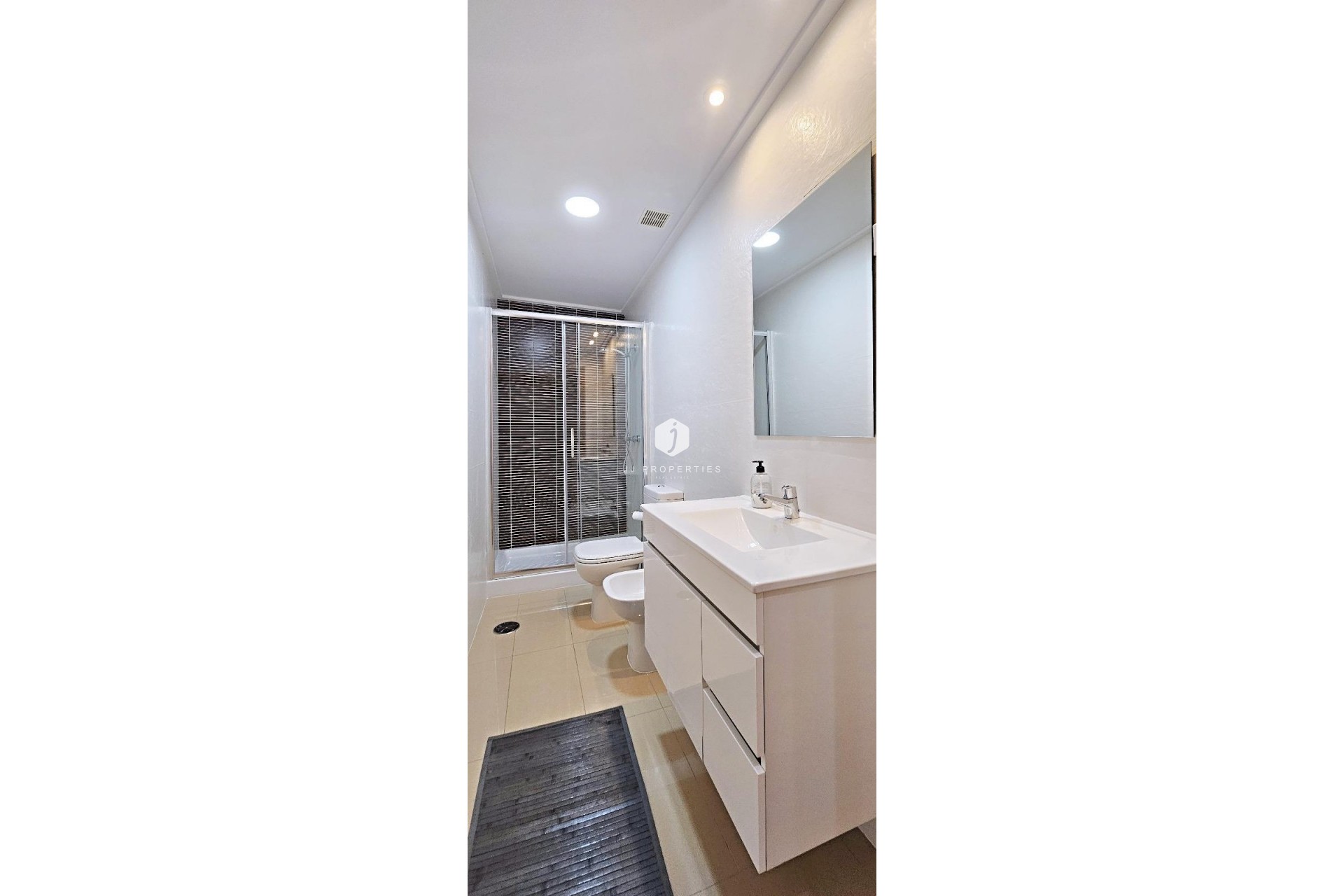 Resale - Apartment / flat -
Torrevieja - Estacion de autobuses