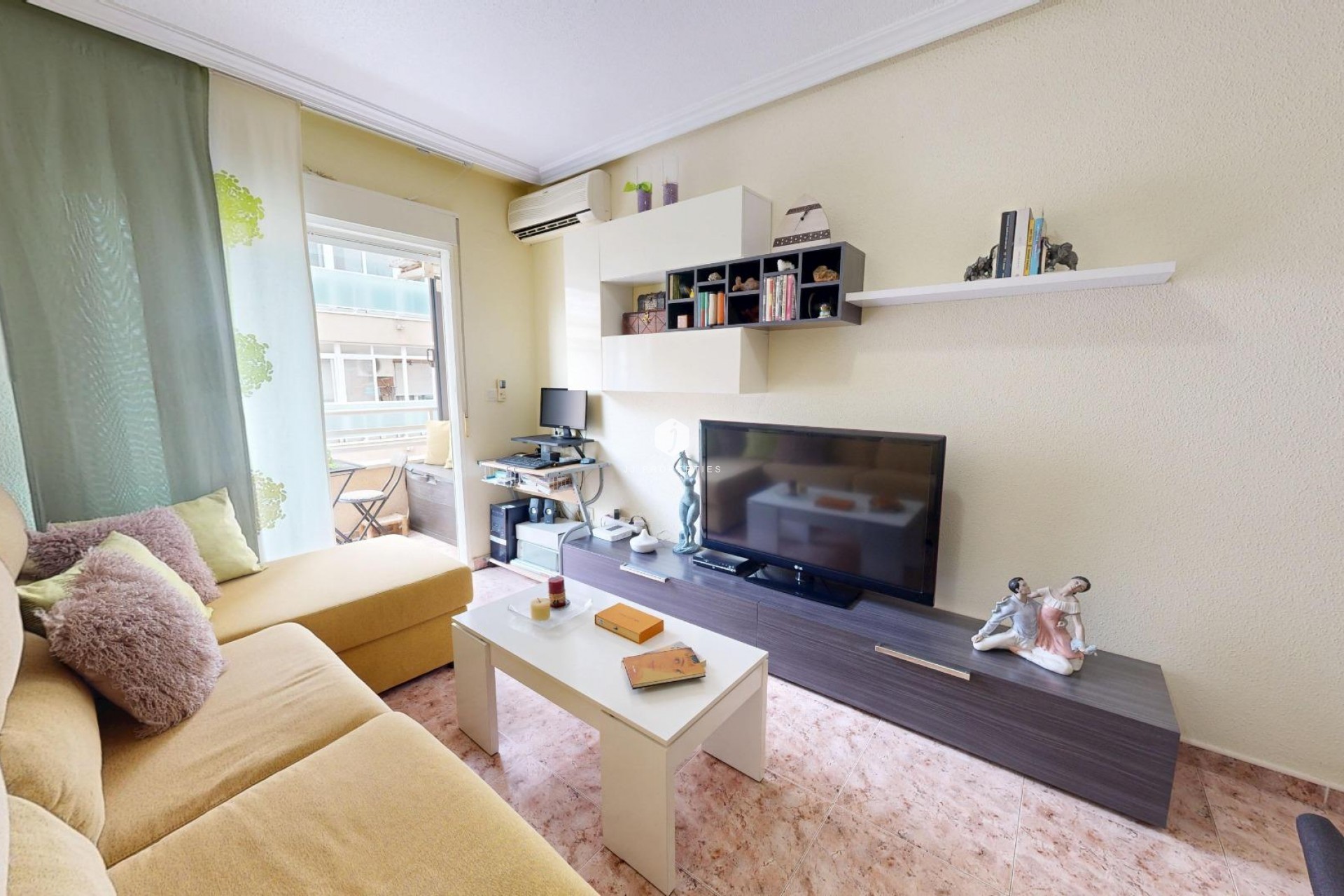 Resale - Apartment / flat -
Torrevieja - Estacion de autobuses