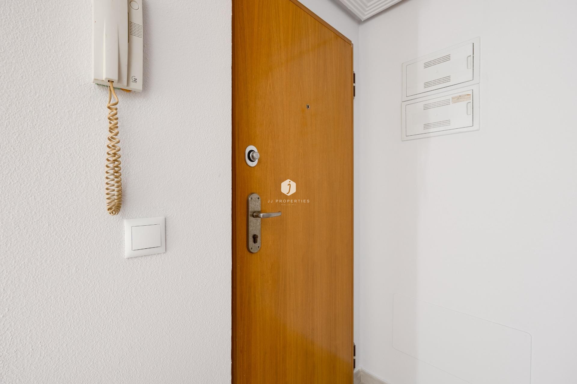 Resale - Apartment / flat -
Torrevieja - Estacion de autobuses