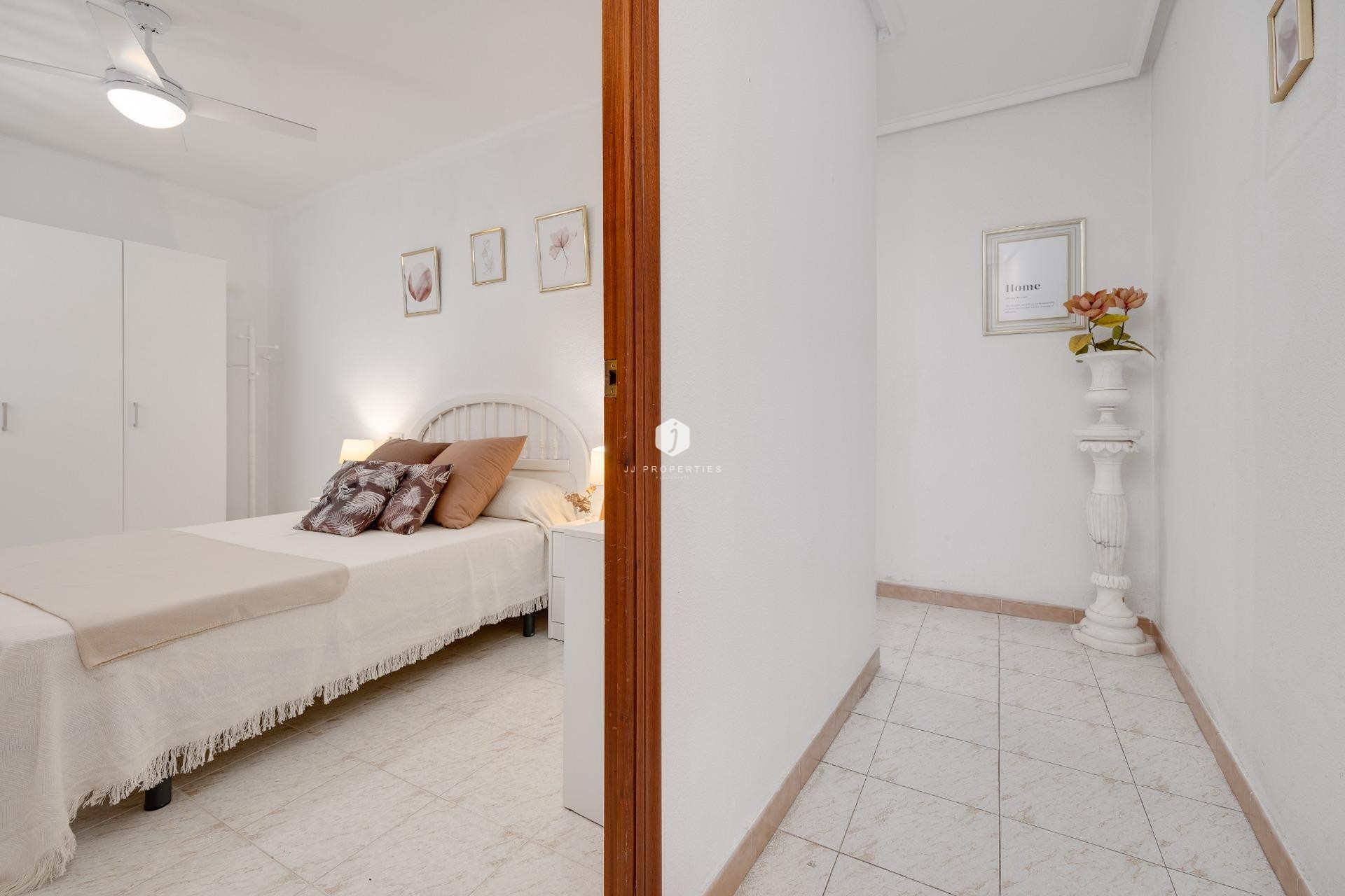 Resale - Apartment / flat -
Torrevieja - Estacion de autobuses