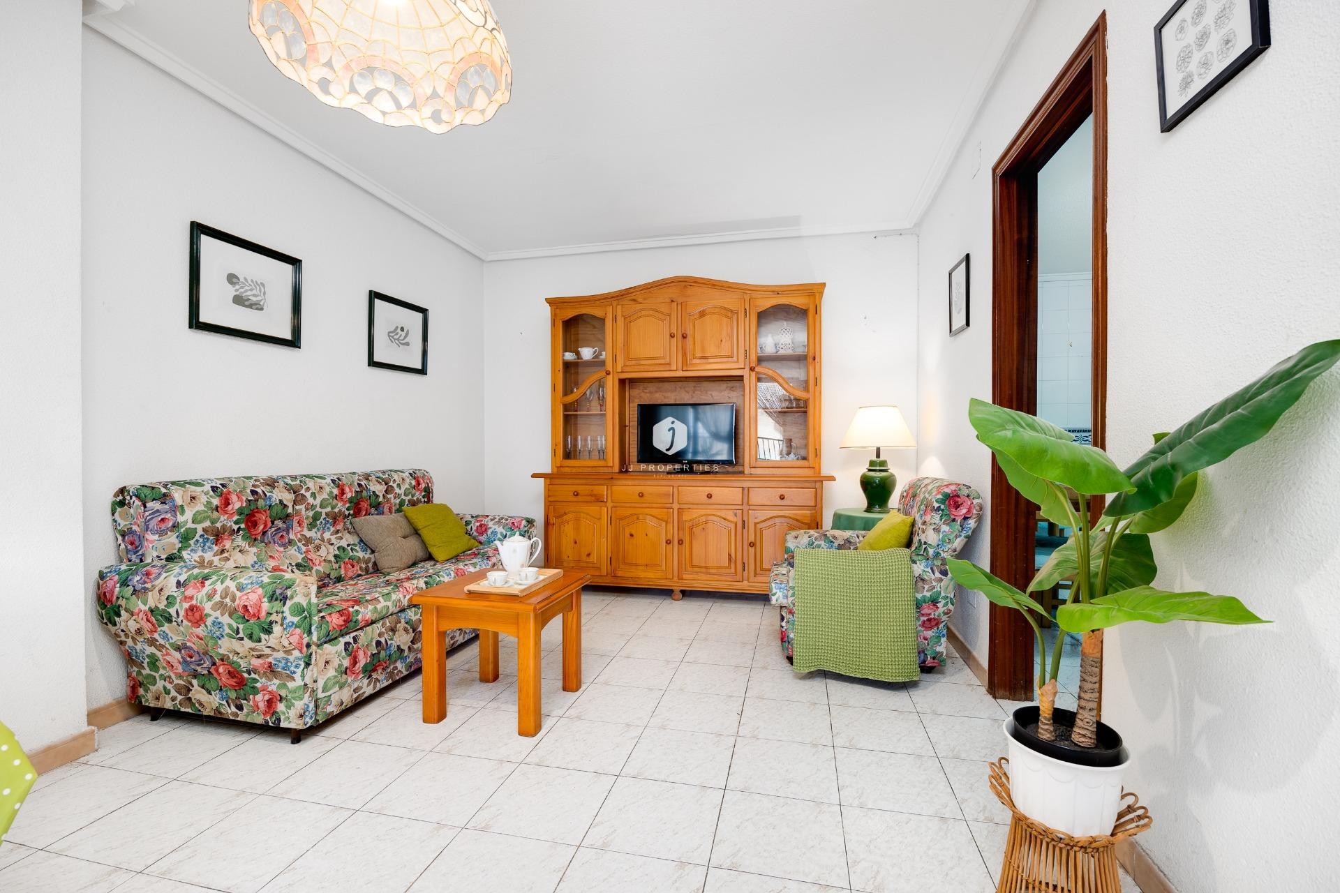Resale - Apartment / flat -
Torrevieja - Estacion de autobuses