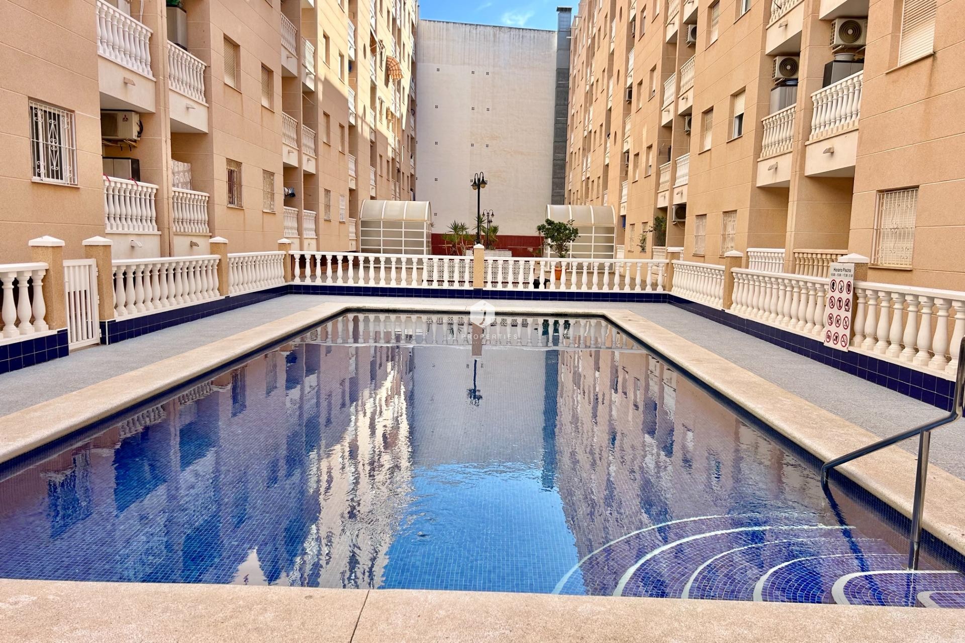 Resale - Apartment / flat -
Torrevieja - Estacion de autobuses