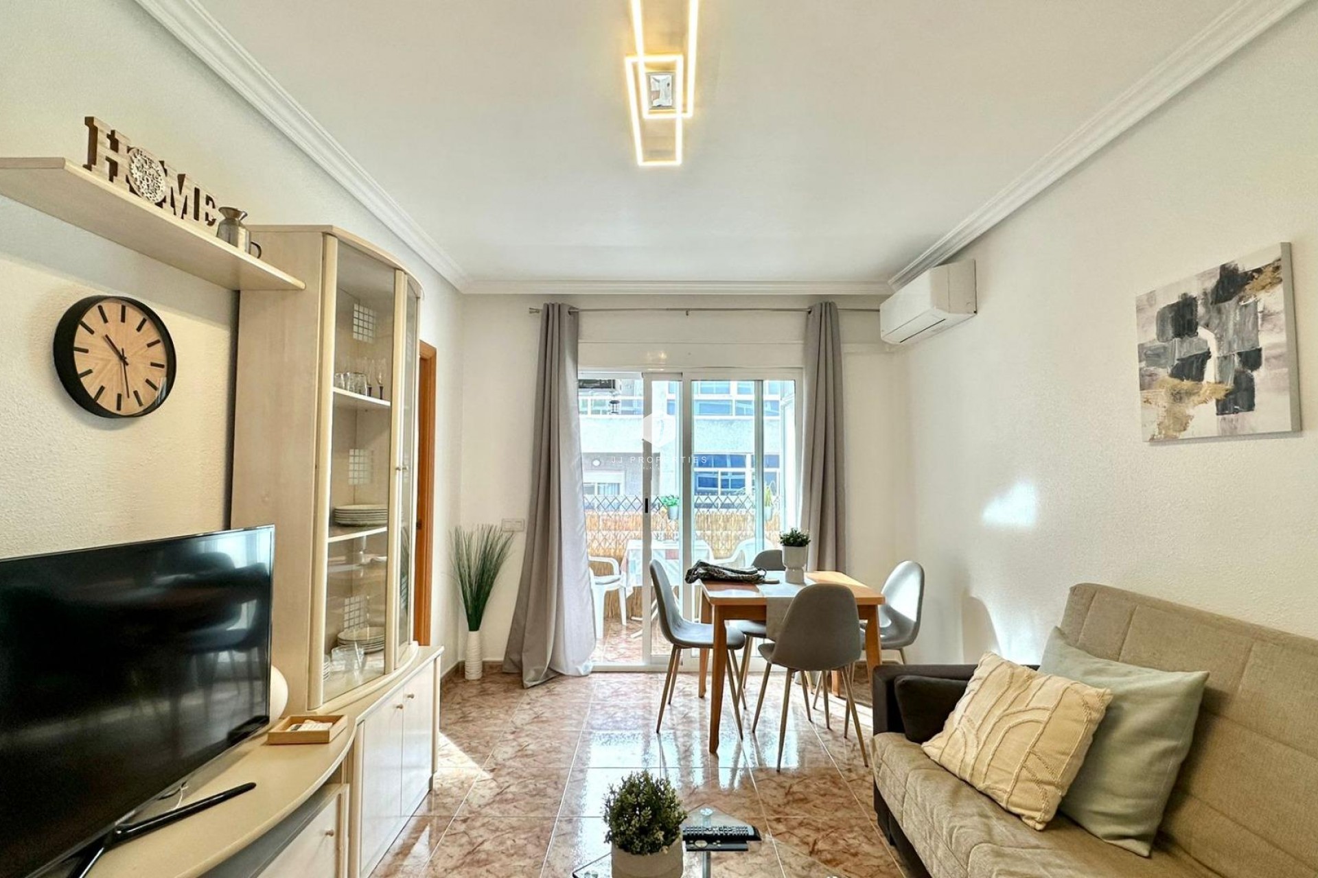 Resale - Apartment / flat -
Torrevieja - Estacion de autobuses