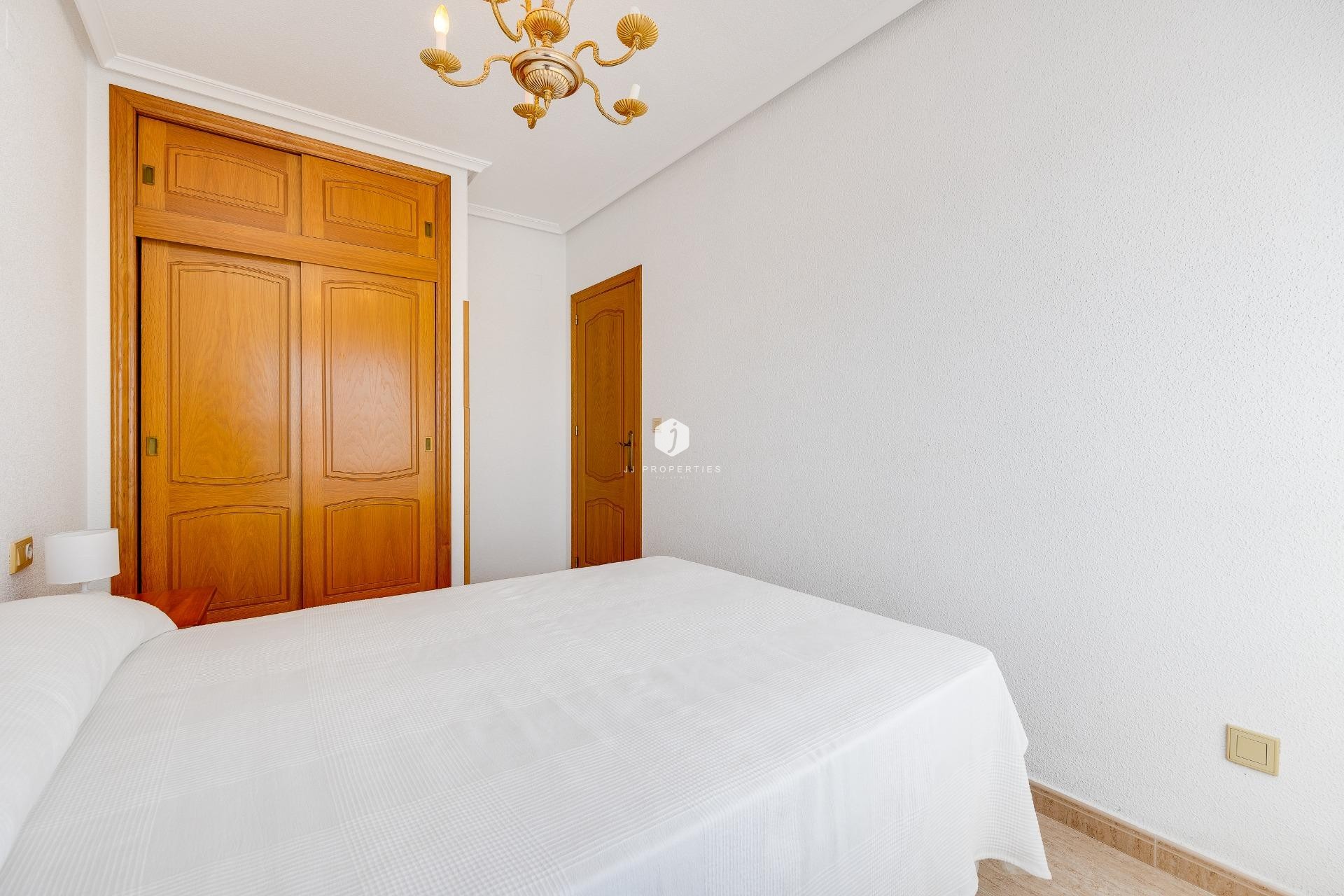Resale - Apartment / flat -
Torrevieja - Estacion de autobuses
